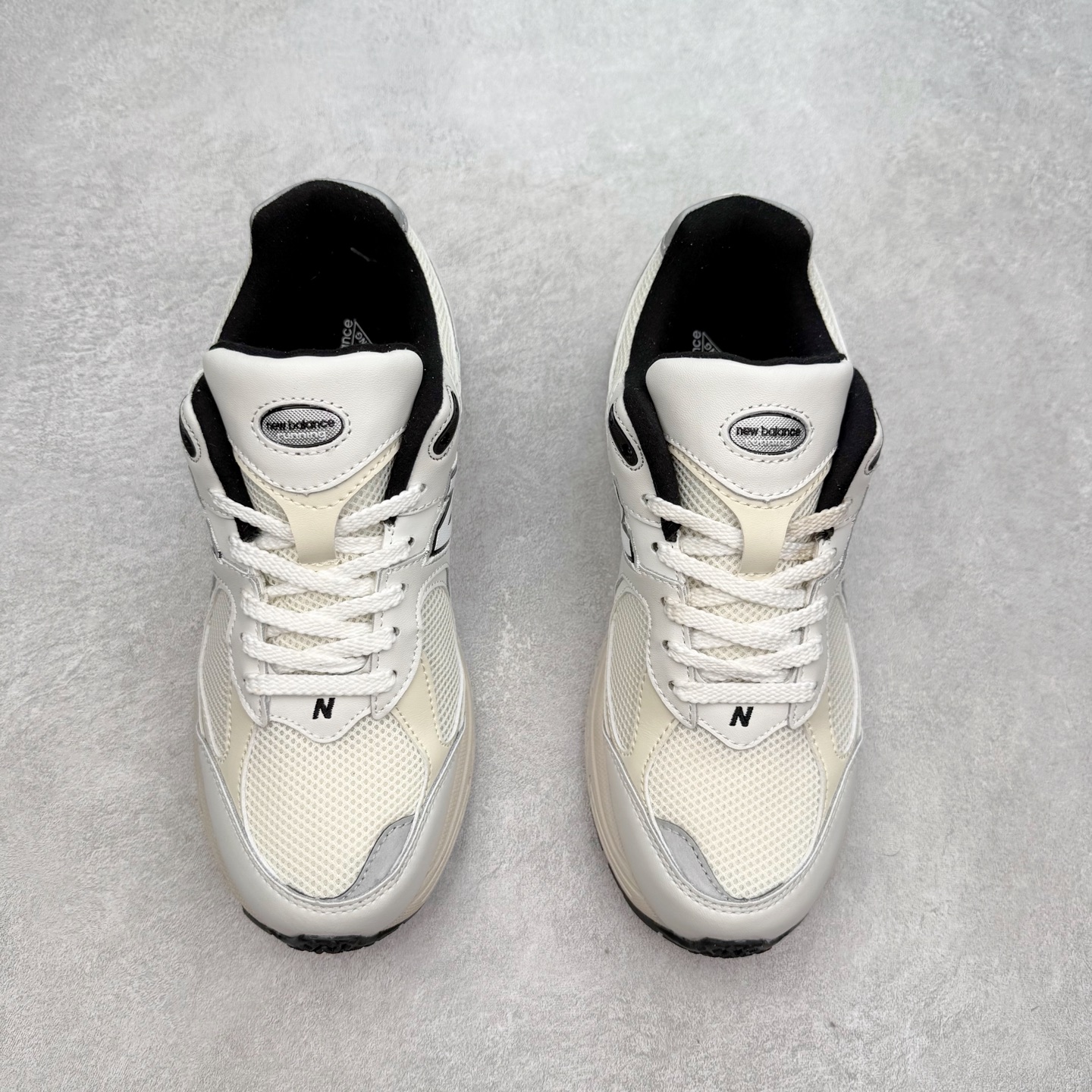 图片[2]-＃特价福利 New Balance NB2002系列 男女休闲慢跑鞋 必备的时髦单品之一 最新出的2002R系列 这款延续了经典科技 升级版N-ERGY缓震物料机能与材质上脚太舒适了 鞋面的柔软麂皮搭配尼龙网布 特别透气而且还复古感 不管是搭配牛仔裤还工装裤都是百搭！小红书众多博主上脚推荐！实拍调校N版已经零色差零失真 百分百还原实物色彩所见即所得 不存在货不对板色差等低级问题 选购参考实物拍摄 不混卖不参货 只用心做好货严格选品 承诺混一赔十 尺码：36 36.5 37 37.5 38 38.5 39.5 40 40.5 41.5 42 42.5 43 44 45-选品中心