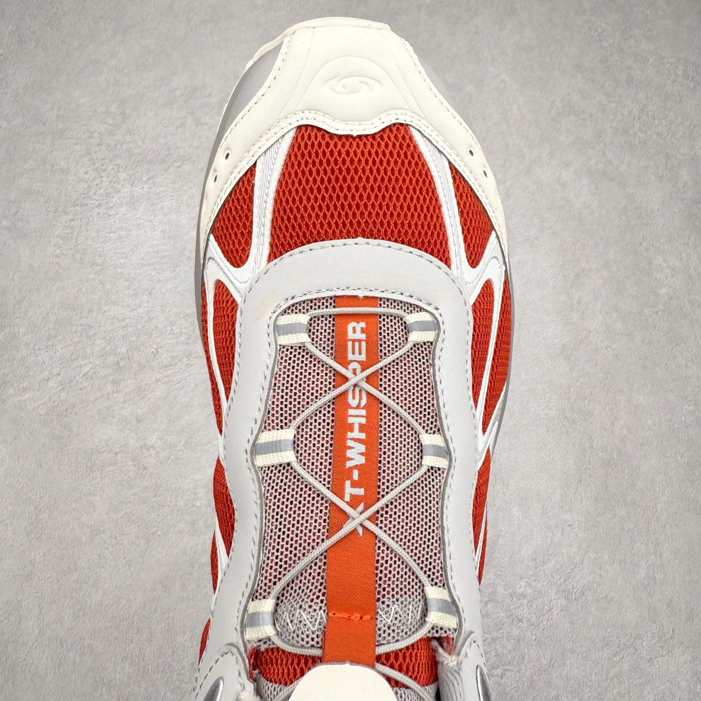 图片[4]-＃HP SALOMON XT-WHISPER 萨洛蒙圆头防滑耐磨低帮休闲越野训练城市通勤跑步鞋 男女同款 浅棕色 纯原外贸平台特供订单 耗时半年巨作 全套原纸板楦头开发 原厂特供网布配套加持 确保原汁原味 完美呈现版型 原档数据独家私模五层组合大底 男女鞋同步官方开发至46.5 原装Ortholite轻量化鞋垫 中底布带钢印编号 原厂TPU锁扣 进口港宝加持 后跟自然饱满 还原公司包裹性 鞋面以“锯齿”状的包裹系统呈现 在基色底之下加入了各种色点缀 将公司的最新技术和时尚前卫的造型融入耐用的长跑款式中 鞋面由 TPU 薄膜制成 并焊接在高耐磨网眼上 使其既时尚又坚固 由 ACS底盘支撑 可增强稳定性和支撑力 以及由橡胶凸耳 Contragrip外底覆盖的 EVA 缓冲中底 旨在应对崎岖的地形 鞋舌上的彩色Salomon 标签、Quicklace 系统以及鞋头、鞋舌和鞋跟上的附加品牌使细节更加完美 让穿着者可以轻松驾驭户外与通勤下的任何运动生活场景 无缝鞋身户外随意纵横 颜值与脚感兼备 出街通勤 绝对非常吸睛 你值得拥有 尺码：36 36.5 37.5 38 38.5 39 40 40.5 41 42 42.5 43 44 44.5 45 46 46.5 注意：偏小1码-选品中心