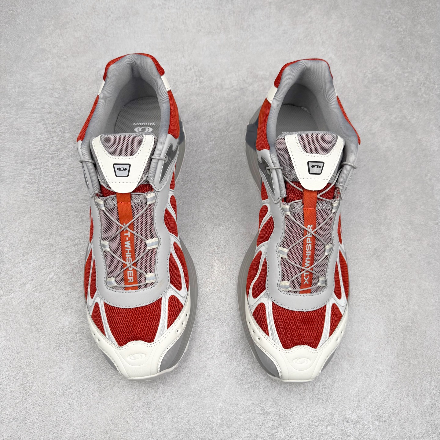 图片[2]-＃HP SALOMON XT-WHISPER 萨洛蒙圆头防滑耐磨低帮休闲越野训练城市通勤跑步鞋 男女同款 浅棕色 纯原外贸平台特供订单 耗时半年巨作 全套原纸板楦头开发 原厂特供网布配套加持 确保原汁原味 完美呈现版型 原档数据独家私模五层组合大底 男女鞋同步官方开发至46.5 原装Ortholite轻量化鞋垫 中底布带钢印编号 原厂TPU锁扣 进口港宝加持 后跟自然饱满 还原公司包裹性 鞋面以“锯齿”状的包裹系统呈现 在基色底之下加入了各种色点缀 将公司的最新技术和时尚前卫的造型融入耐用的长跑款式中 鞋面由 TPU 薄膜制成 并焊接在高耐磨网眼上 使其既时尚又坚固 由 ACS底盘支撑 可增强稳定性和支撑力 以及由橡胶凸耳 Contragrip外底覆盖的 EVA 缓冲中底 旨在应对崎岖的地形 鞋舌上的彩色Salomon 标签、Quicklace 系统以及鞋头、鞋舌和鞋跟上的附加品牌使细节更加完美 让穿着者可以轻松驾驭户外与通勤下的任何运动生活场景 无缝鞋身户外随意纵横 颜值与脚感兼备 出街通勤 绝对非常吸睛 你值得拥有 尺码：36 36.5 37.5 38 38.5 39 40 40.5 41 42 42.5 43 44 44.5 45 46 46.5 注意：偏小1码-选品中心