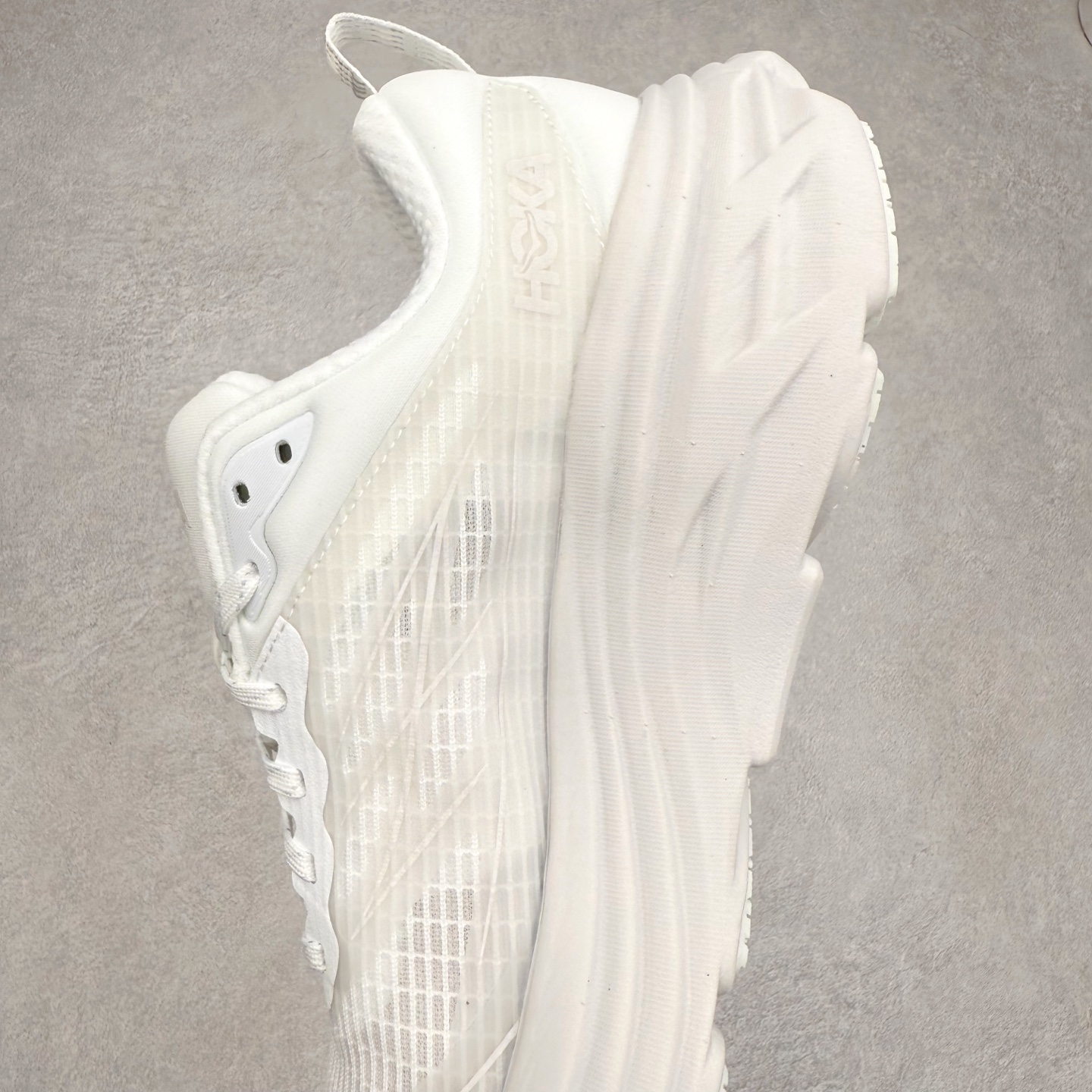 图片[7]-＃纯原 HOKA ONE ONE Bondi 8 邦代八代缓震网面耐磨低帮跑步鞋 原始的 Bondi 缓震和线条在这里 提供该特许经营权众所周知的柔软、平衡的乘坐体验 Bondi 使用加长的摇杆微调几何形状 以获得更大的加速度 同时由于采用碳纤维板 还可以提供更平稳的脚趾离地 尺码：36 36.5 37.5 38 38.5 39 40 40.5 41 42 42.5 43 44 44.5 45-选品中心