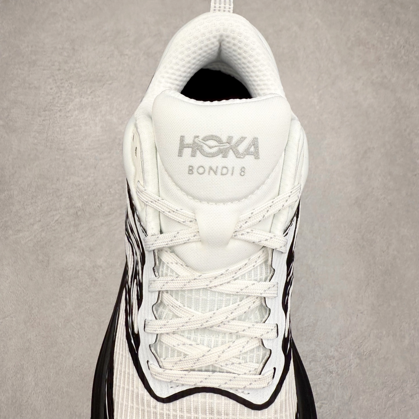 图片[5]-＃纯原 HOKA ONE ONE Bondi 8 邦代八代缓震网面耐磨低帮跑步鞋 原始的 Bondi 缓震和线条在这里 提供该特许经营权众所周知的柔软、平衡的乘坐体验 Bondi 使用加长的摇杆微调几何形状 以获得更大的加速度 同时由于采用碳纤维板 还可以提供更平稳的脚趾离地 尺码：36 36.5 37.5 38 38.5 39 40 40.5 41 42 42.5 43 44 44.5 45-选品中心