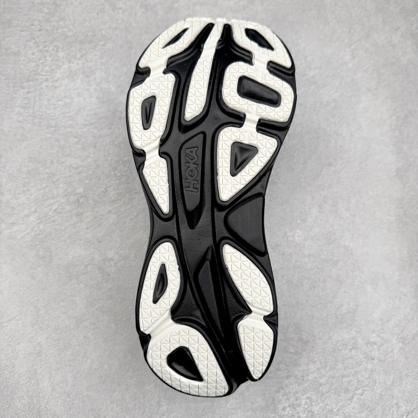 图片[9]-＃纯原 HOKA ONE ONE Bondi 8 邦代八代缓震网面耐磨低帮跑步鞋 原始的 Bondi 缓震和线条在这里 提供该特许经营权众所周知的柔软、平衡的乘坐体验 Bondi 使用加长的摇杆微调几何形状 以获得更大的加速度 同时由于采用碳纤维板 还可以提供更平稳的脚趾离地 尺码：36 36.5 37.5 38 38.5 39 40 40.5 41 42 42.5 43 44 44.5 45-选品中心