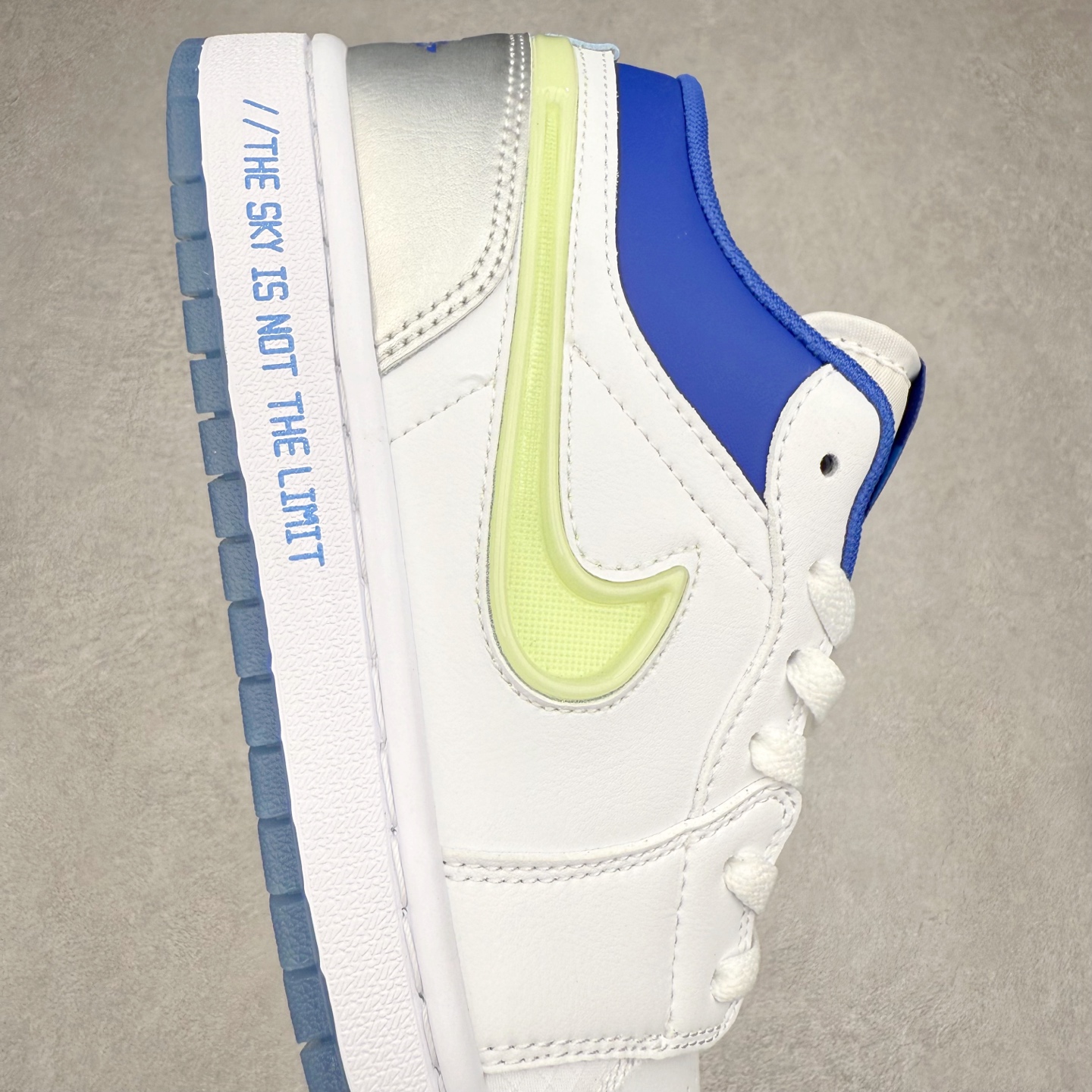 图片[6]-＃K版 Air Jordan AJ1 Low 低帮 HJ9955-100 全新流水线出品 DT版本唯一平替选择 市场第二梯队最强版 全部原鞋开发 原楦原纸板开发 全鞋电脑针车 原厂内置全掌气垫 原盒内在原标 唯一Zp原版鞋带绑法 免检产品 全新2022版型 全头层皮料 完美零毛边处理 原厂配置全掌气垫 价格定位良心 几十个配色陆续出货 实拍调校N版已经零色差零失真 百分百还原实物色彩所见即所得 不存在货不对板色差等低级问题 选购参考实物拍摄 不混卖不参货 只用心做好货严格选品 承诺混一赔十 尺码：36 36.5 37.5 38 38.5 39 40 40.5 41 42 42.5 43 44 44.5 45-选品中心