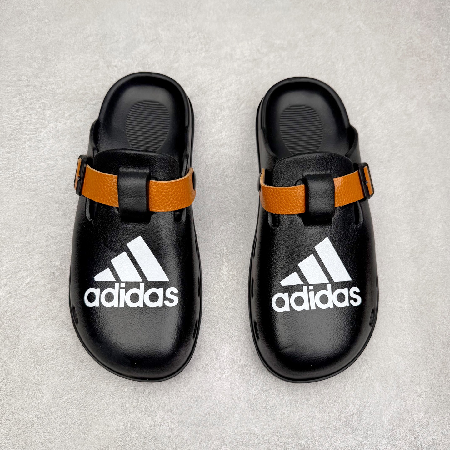 图片[2]-AD 潮流时尚简约百搭舒适休闲小众EVA防磨防滑包头拖鞋 实拍调校N版已经零色差零失真 百分百还原实物色彩所见即所得 不存在货不对板色差等低级问题 选购参考实物拍摄 不混卖不参货 只用心做好货严格选品 承诺混一赔十 尺码：36 36.5 37.5 38 38.5 39 40 40.5 41 42 42.5 43 44 44.5 45-选品中心