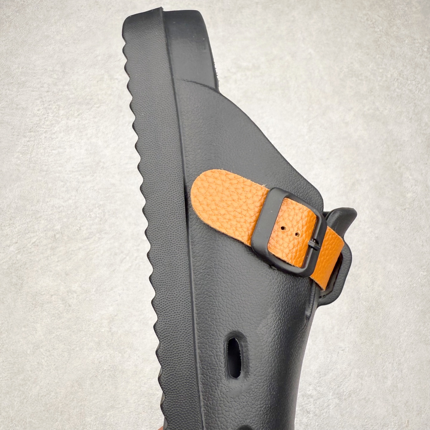 图片[6]-AD 潮流时尚简约百搭舒适休闲小众EVA防磨防滑包头拖鞋 实拍调校N版已经零色差零失真 百分百还原实物色彩所见即所得 不存在货不对板色差等低级问题 选购参考实物拍摄 不混卖不参货 只用心做好货严格选品 承诺混一赔十 尺码：36 36.5 37.5 38 38.5 39 40 40.5 41 42 42.5 43 44 44.5 45-选品中心