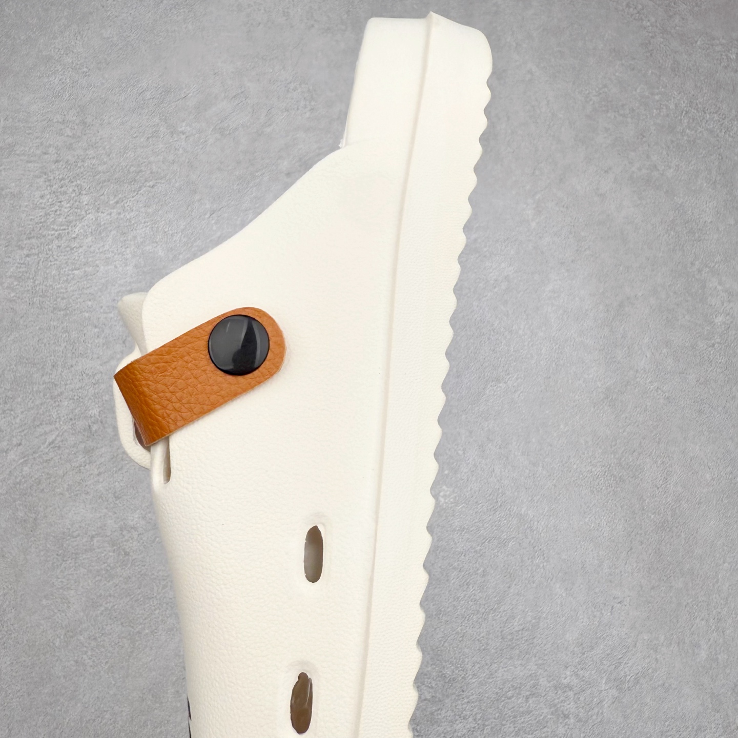 图片[7]-AD 潮流时尚简约百搭舒适休闲小众EVA防磨防滑包头拖鞋 实拍调校N版已经零色差零失真 百分百还原实物色彩所见即所得 不存在货不对板色差等低级问题 选购参考实物拍摄 不混卖不参货 只用心做好货严格选品 承诺混一赔十 尺码：36 36.5 37.5 38 38.5 39 40 40.5 41 42 42.5 43 44 44.5 45-选品中心