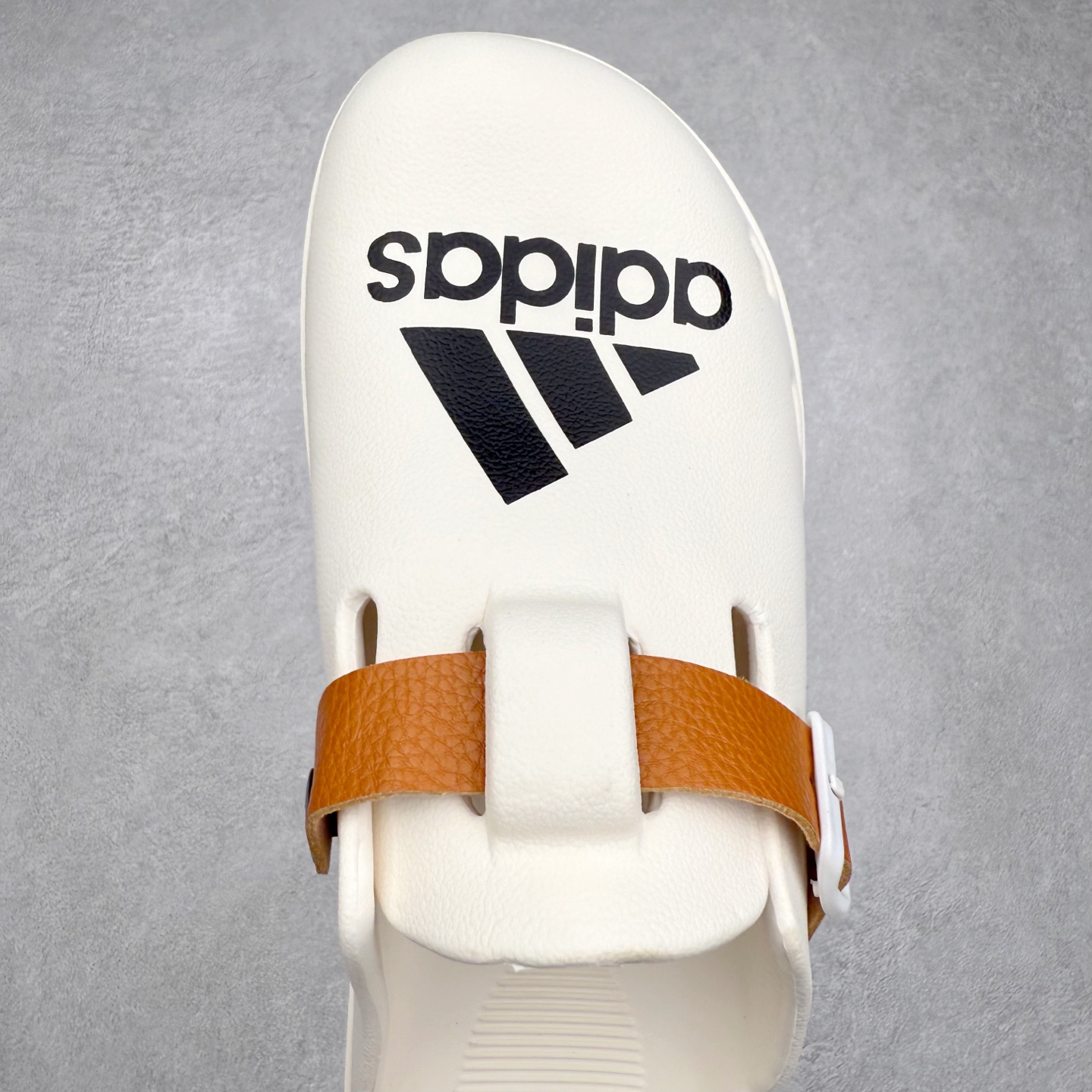 图片[4]-AD 潮流时尚简约百搭舒适休闲小众EVA防磨防滑包头拖鞋 实拍调校N版已经零色差零失真 百分百还原实物色彩所见即所得 不存在货不对板色差等低级问题 选购参考实物拍摄 不混卖不参货 只用心做好货严格选品 承诺混一赔十 尺码：36 36.5 37.5 38 38.5 39 40 40.5 41 42 42.5 43 44 44.5 45-选品中心