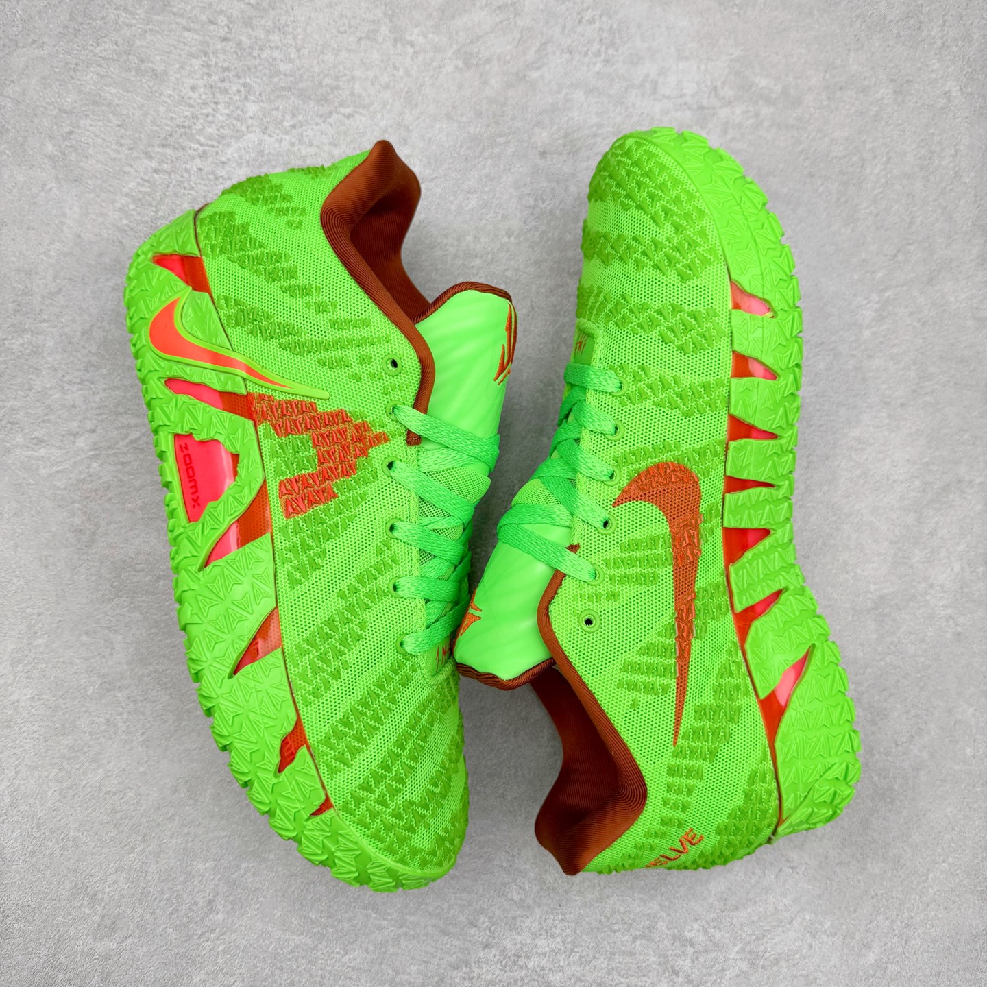 图片[3]-NK JA3 EP 莫兰特三代低帮篮球鞋 以鲜艳明亮的色调脱颖而出。鞋舌上醒目地展示着 “ JA ” 标志，而后跟上的 “ 12 ：AM ” 则以独特的设计呈现。鞋头和鞋舌采用透气运动网布制成，确保舒适耐用。在第一款鞋型的基础上进行了重大升级，采用更为挺拔的鞋口设计，为脚踝带来更佳的包裹与支撑感。侧面独特波纹纹理细节，打破了单调，赋予鞋子灵动与活力的视觉体验。中底部分巧妙借鉴了科比 5 的经典元素，融入斑点细节，增强了整体美学吸引力。实拍调校N版已经零色差零失真 百分百还原实物色彩所见即所得 不存在货不对板色差等低级问题 选购参考实物拍摄 不混卖不参货 只用心做好货严格选品 承诺混一赔十 尺码：40 40.5 41 42 42.5 43 44 44.5 45 46-选品中心