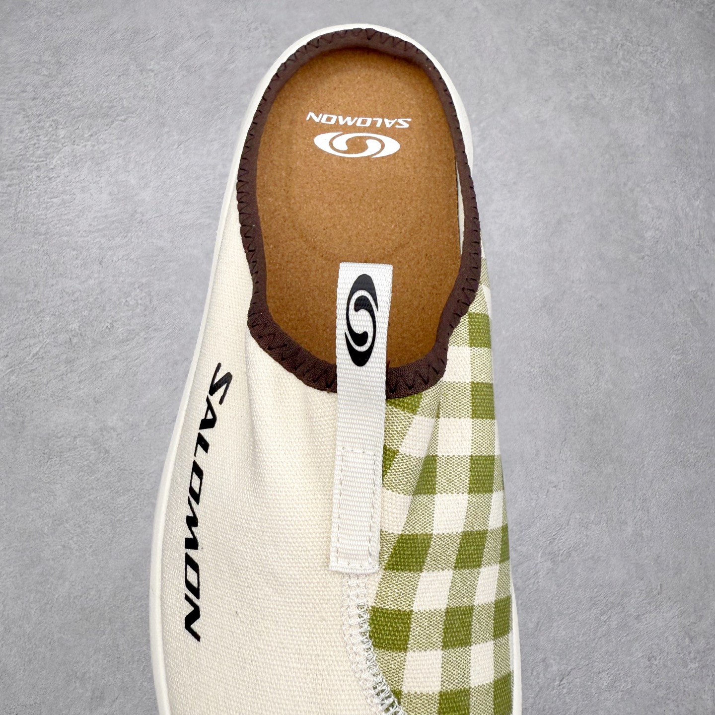 图片[5]-＃GX SALOMON萨洛蒙 RX Slide 3.0 CANVAS 舒适柔软 防滑包头拖鞋 男女同款 SALOMON诞生于1947年的法国阿尔卑斯山区，全球知名的户外运动品牌。一直致力于推动滑雪、越野跑等山地运动的发展及产品的进步。其产品设计致力于追求创新和发掘产品的性能极限，帮助喜欢自由的人在山地间不断挑战自我。实拍调校N版已经零色差零失真 百分百还原实物色彩所见即所得 不存在货不对板色差等低级问题 选购参考实物拍摄 不混卖不参货 只用心做好货严格选品 承诺混一赔十 尺码：36 36.5 37.5 38 38.5 39 40 40.5 41 42 42.5 43 44 44.5 45-选品中心