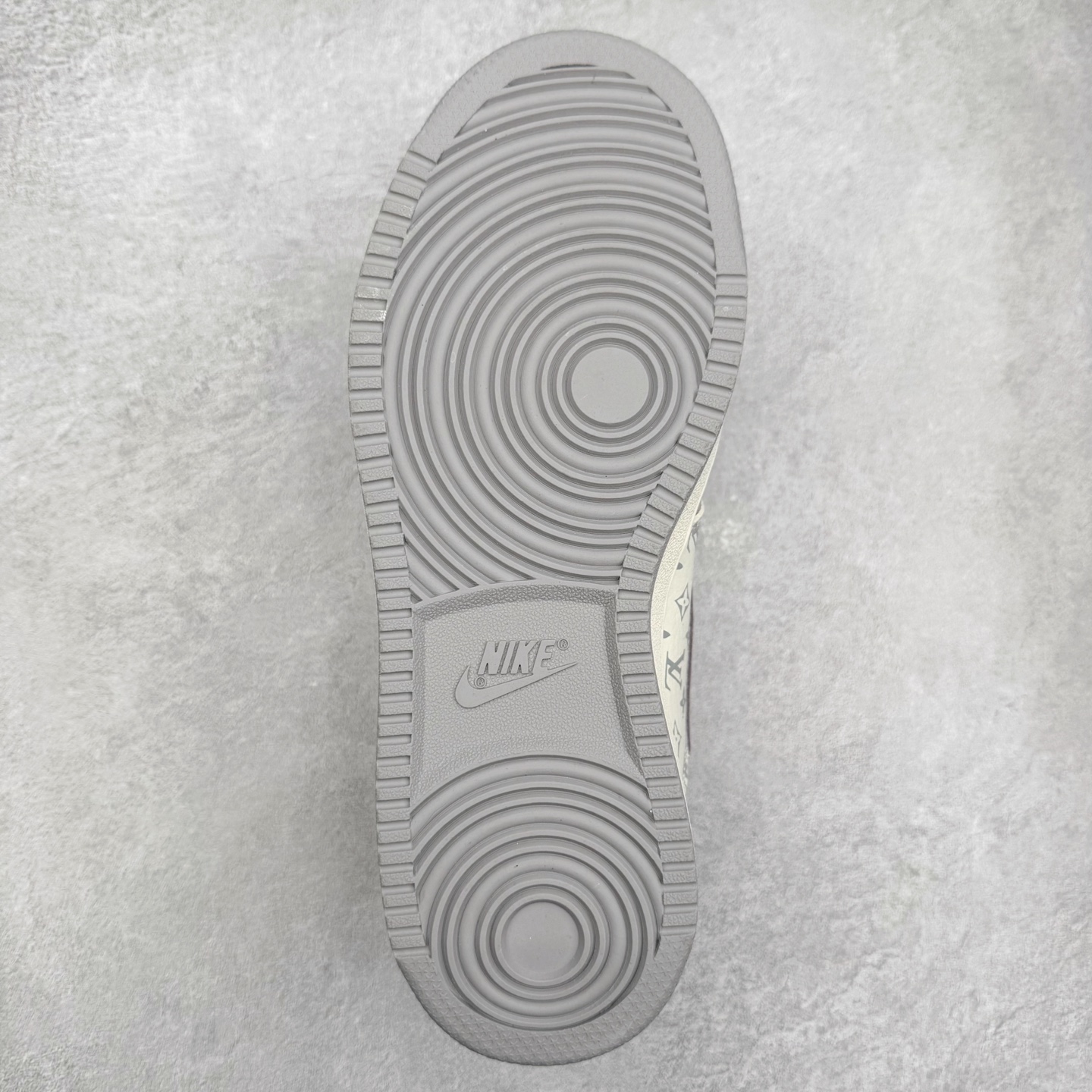 图片[9]-＃福利特价 NK Court Vision 1 Low低帮板鞋运动鞋休闲鞋 折边针车 工艺难度大 原楦头原纸板 原装鞋盒 定制五金配件 内置全掌气垫 原厂鞋底 尺码：36 36.5 37.5 38 38.5 39 40 40.5 41 42 42.5 43 44 44.5 45-选品中心