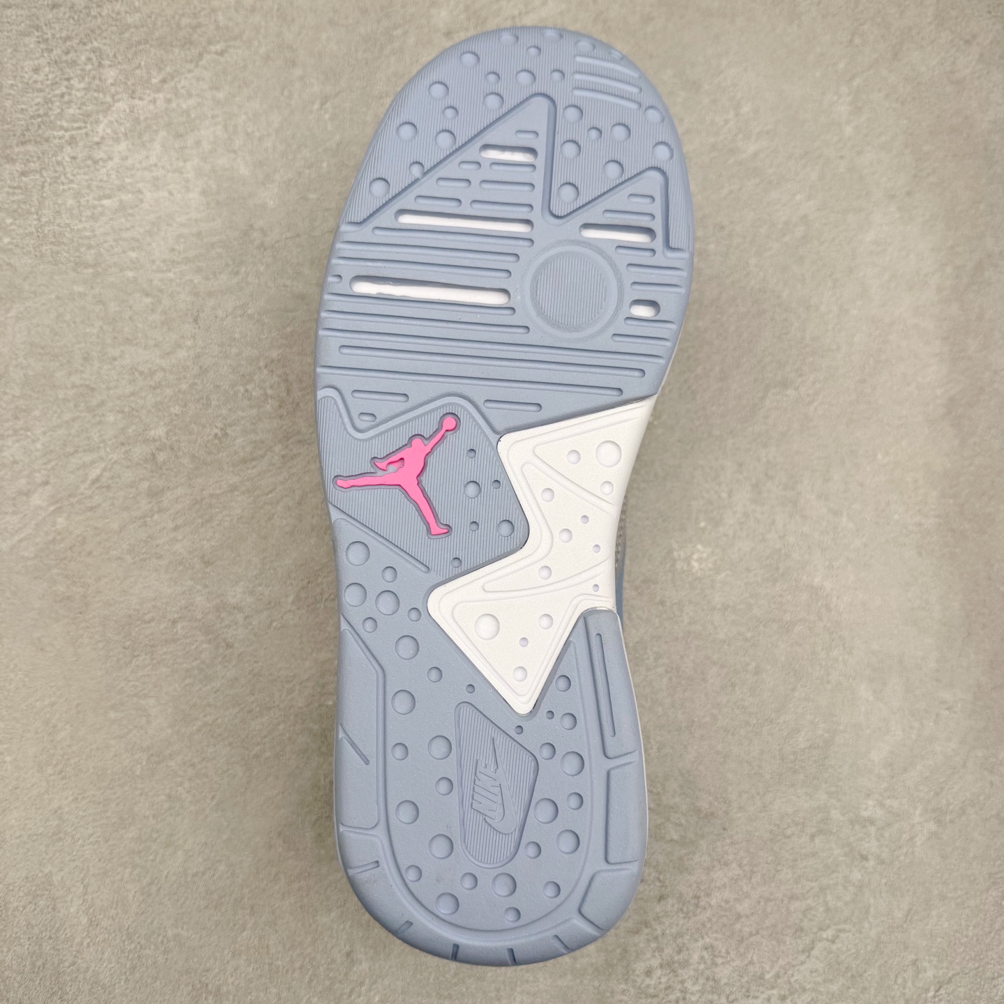 图片[9]-Jordan CMFT Era 时尚舒适 耐磨 低帮 复古篮球鞋 实拍调校N版已经零色差零失真 百分百还原实物色彩所见即所得 不存在货不对板色差等低级问题 选购参考实物拍摄 不混卖不参货 只用心做好货严格选品 承诺混一赔十 尺码：36 36.5 37.5 38 38.5 39 40 40.5 41 42 42.5 43 44 44.5 45 46-选品中心