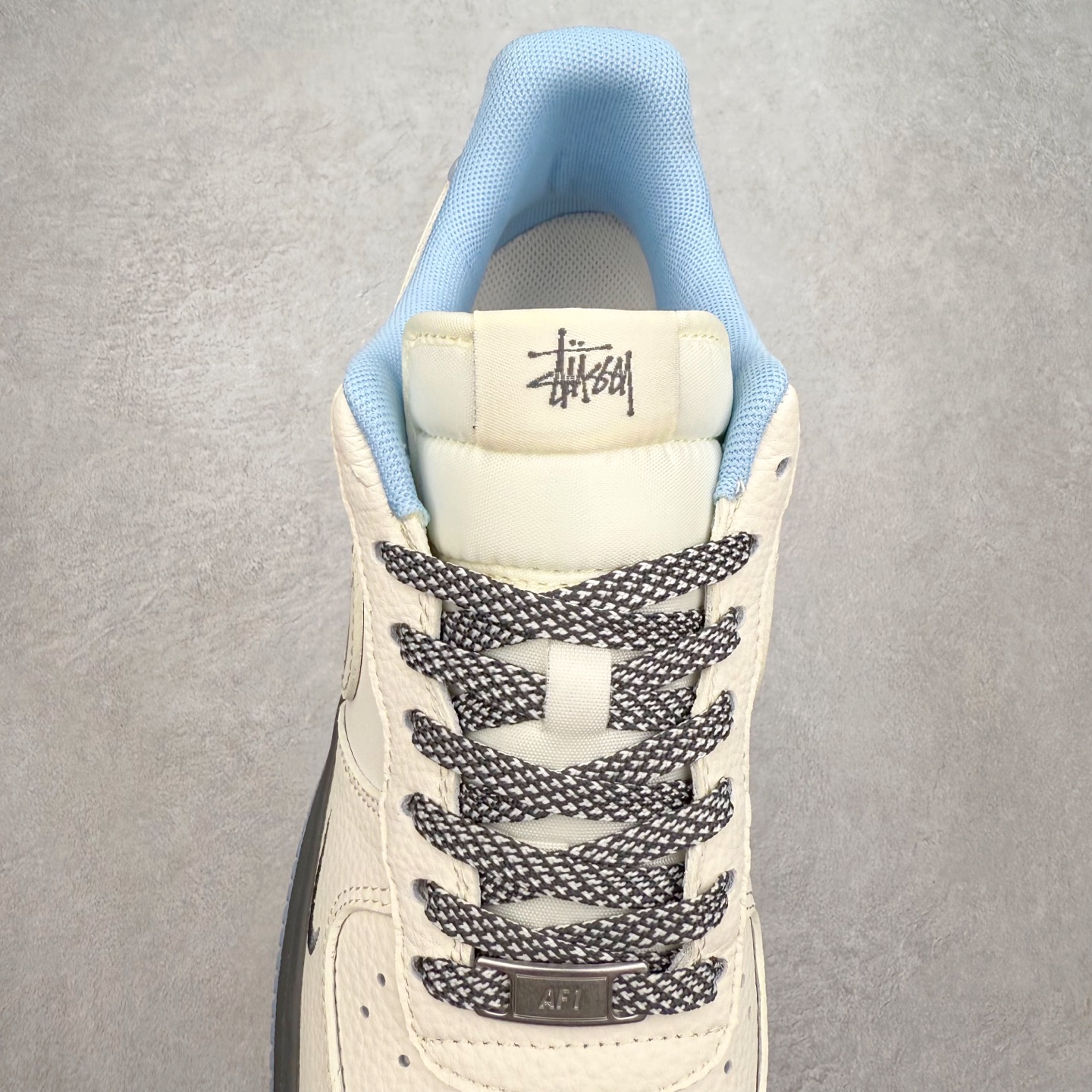 图片[5]-NK Air Force 1´07 Low 空军一号低帮百搭休闲运动板鞋 QW5606-267 柔软、弹性十足的缓震性能和出色的中底设计 横跨复古与现代的外型结合 造就出风靡全球 三十多年的Force 1 直到今天还深受青睐 实拍调校N版已经零色差零失真 百分百还原实物色彩所见即所得 不存在货不对板色差等低级问题 选购参考实物拍摄 不混卖不参货 只用心做好货严格选品 承诺混一赔十 尺码：36 36.5 37.5 38 38.5 39 40 40.5 41 42 42.5 43 44 44.5 45-选品中心