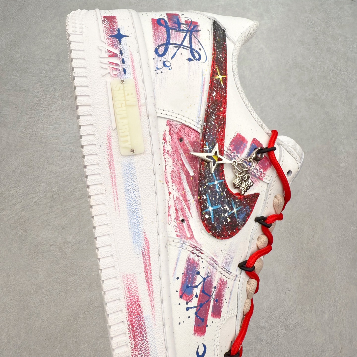 图片[6]-NK Air Force 1´07 Low 空军一号低帮百搭休闲运动板鞋 星座521-621 柔软、弹性十足的缓震性能和出色的中底设计 横跨复古与现代的外型结合 造就出风靡全球 三十多年的Force 1 直到今天还深受青睐 实拍调校N版已经零色差零失真 百分百还原实物色彩所见即所得 不存在货不对板色差等低级问题 选购参考实物拍摄 不混卖不参货 只用心做好货严格选品 承诺混一赔十 尺码：36 36.5 37.5 38 38.5 39 40 40.5 41 42 42.5 43 44 44.5 45-选品中心