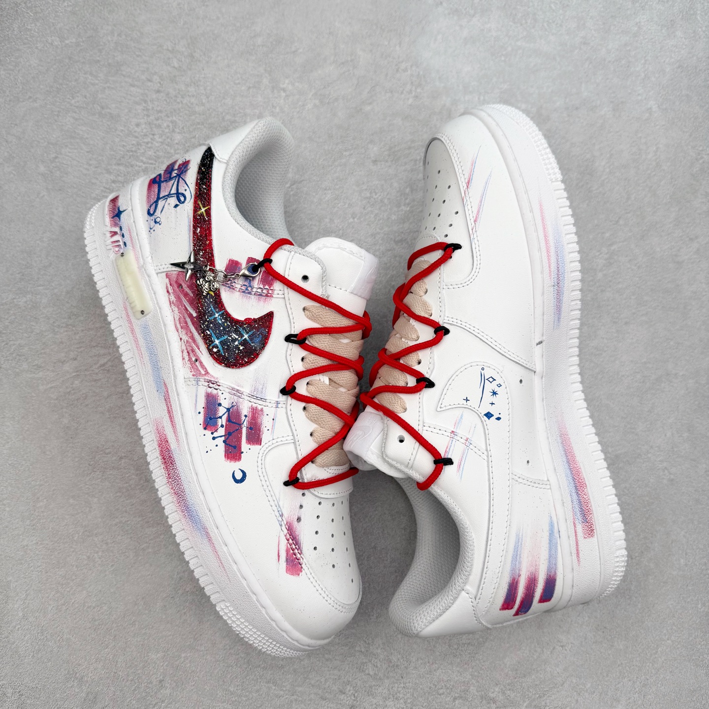 图片[3]-NK Air Force 1´07 Low 空军一号低帮百搭休闲运动板鞋 星座521-621 柔软、弹性十足的缓震性能和出色的中底设计 横跨复古与现代的外型结合 造就出风靡全球 三十多年的Force 1 直到今天还深受青睐 实拍调校N版已经零色差零失真 百分百还原实物色彩所见即所得 不存在货不对板色差等低级问题 选购参考实物拍摄 不混卖不参货 只用心做好货严格选品 承诺混一赔十 尺码：36 36.5 37.5 38 38.5 39 40 40.5 41 42 42.5 43 44 44.5 45-选品中心