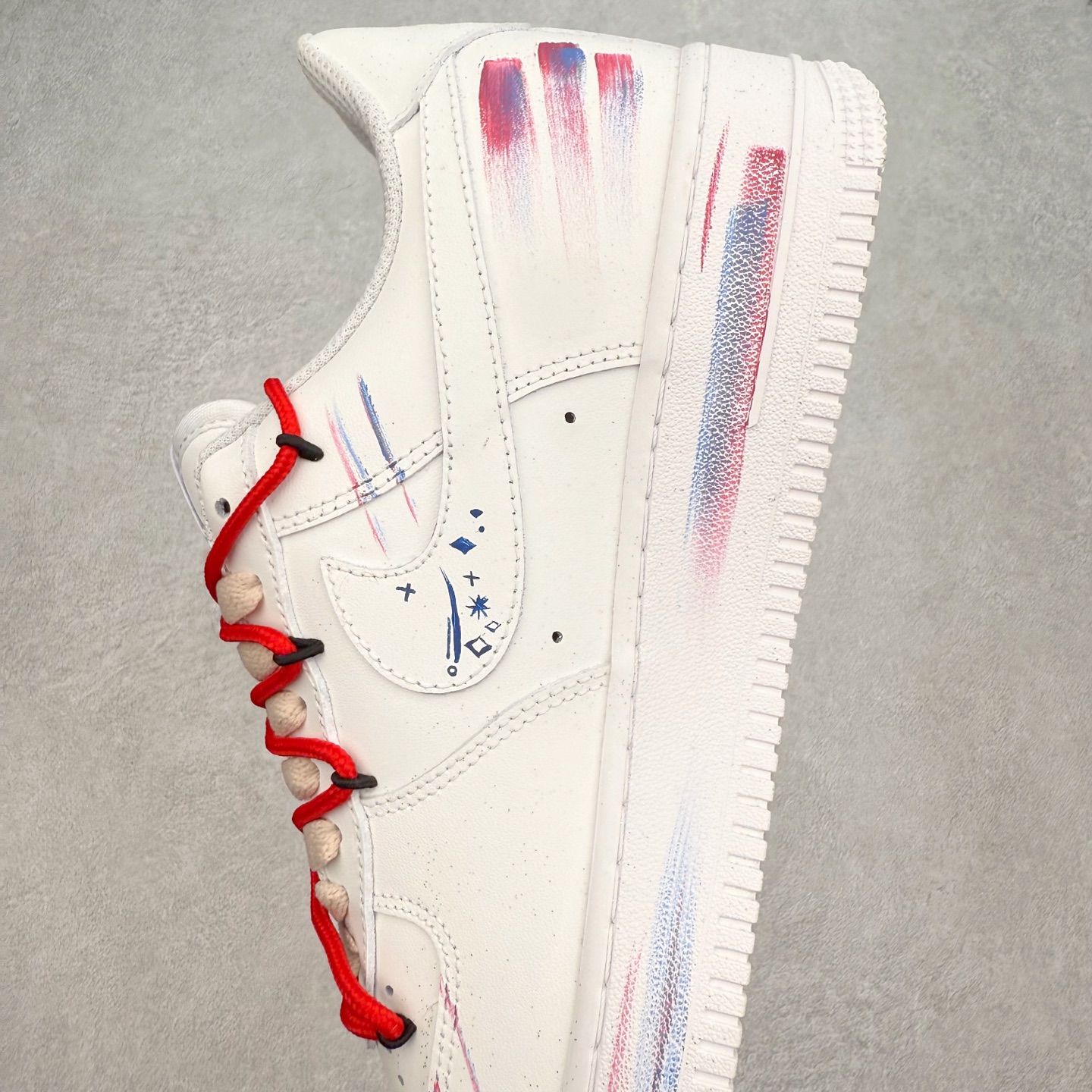 图片[7]-NK Air Force 1´07 Low 空军一号低帮百搭休闲运动板鞋 星座521-621 柔软、弹性十足的缓震性能和出色的中底设计 横跨复古与现代的外型结合 造就出风靡全球 三十多年的Force 1 直到今天还深受青睐 实拍调校N版已经零色差零失真 百分百还原实物色彩所见即所得 不存在货不对板色差等低级问题 选购参考实物拍摄 不混卖不参货 只用心做好货严格选品 承诺混一赔十 尺码：36 36.5 37.5 38 38.5 39 40 40.5 41 42 42.5 43 44 44.5 45-选品中心