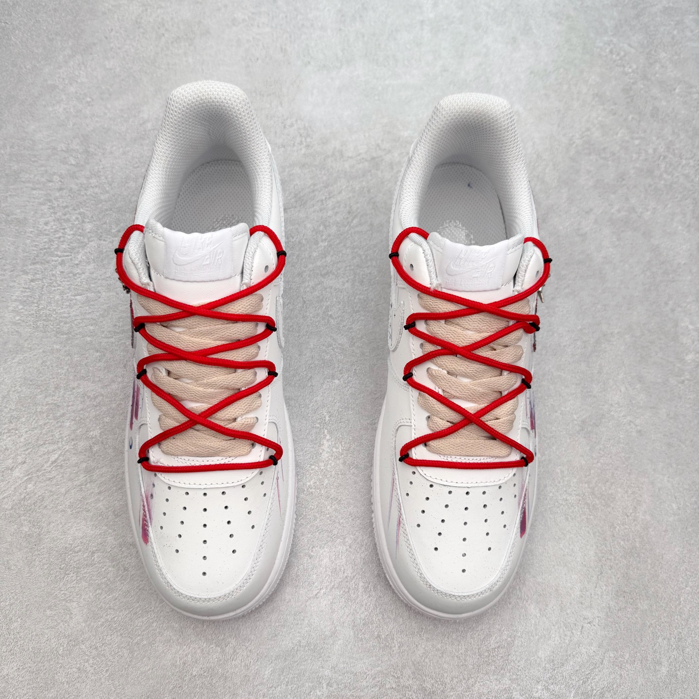 图片[2]-NK Air Force 1´07 Low 空军一号低帮百搭休闲运动板鞋 星座521-621 柔软、弹性十足的缓震性能和出色的中底设计 横跨复古与现代的外型结合 造就出风靡全球 三十多年的Force 1 直到今天还深受青睐 实拍调校N版已经零色差零失真 百分百还原实物色彩所见即所得 不存在货不对板色差等低级问题 选购参考实物拍摄 不混卖不参货 只用心做好货严格选品 承诺混一赔十 尺码：36 36.5 37.5 38 38.5 39 40 40.5 41 42 42.5 43 44 44.5 45-选品中心