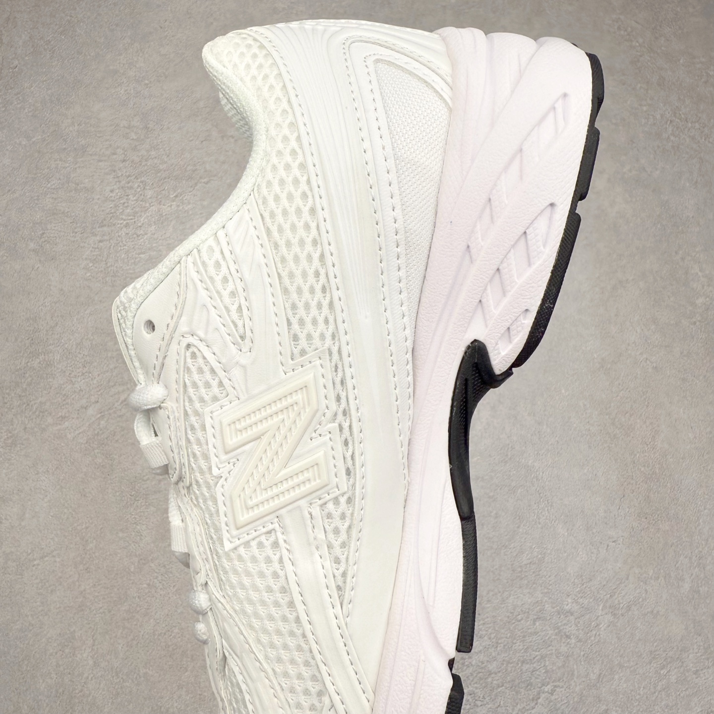 图片[7]-＃DT纯原 New Balance MR740 NB新百伦系列复古老爹风休闲运动慢跑鞋 采用轻质牛剖革拼接透气网眼衬垫织物鞋面材质 T-Beam大底提供足步弓支撑 保持步态稳定#后跟搭载外露缓震胶 鞋身整体以各种深浅不一的灰色覆盖 鞋头以淡蓝色调装饰，网眼衬垫通过不规律的色块实现做旧的美感 泛黄的鞋底更是进一步增添了复古气息 尺码：36 37 37.5 38 38.5 39.5 40 40.5 41.5 42 42.5 43 44 44.5 45-选品中心