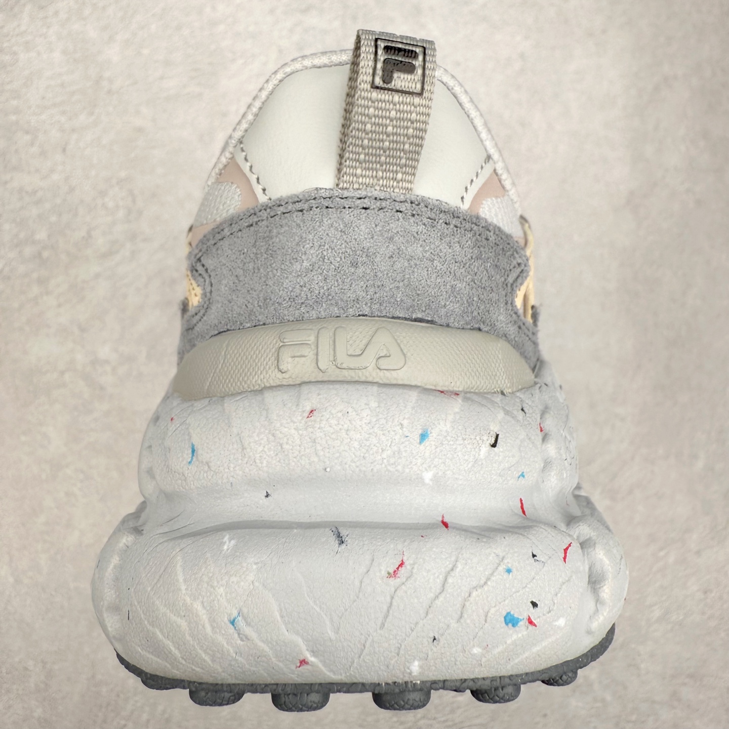 图片[8]-＃DT FILA Fern SO 斐乐摩登系列蕨草鞋运动潮流个性舒适柔软设计感 减震耐磨低帮生活休闲鞋 FUSION 系列传承了 FILA 的百年基因，融入年轻运动及潮流文化，成为引领变革、创新突破的一代。以“1+N” 的跨界合作模式重现经典的同时创造经典。带来最出其不意的跨界合作惊喜。同时，FILAFUSION把FILA 的 DNA 融入到定制体验里，你可以随心制造厲于你的产品。FILA FUSION 的鞋家族涵盖了老爹鞋、跑步鞋、网球鞋、季节款。风格复古新潮，满足了时尚人士出行及各类运动的搭配需求，成为当下年轻人筷拥的鞋类品牌之一。FILA FUSION 走进年轻人的世界，通过年轻人运动，街舞，滑板，篮球，展现 FILA FUSION 的潮流态度和年轻文化。FILA FUSION 认为末来属于引领变革、创新突破的年轻一代，让我们一起构成 FILA 未来的蓝图吧！尺码：35.5 36 36.5 37.5 38 38.5 39 40 40.5 41 42 42.5 43 44 44.5 45-选品中心