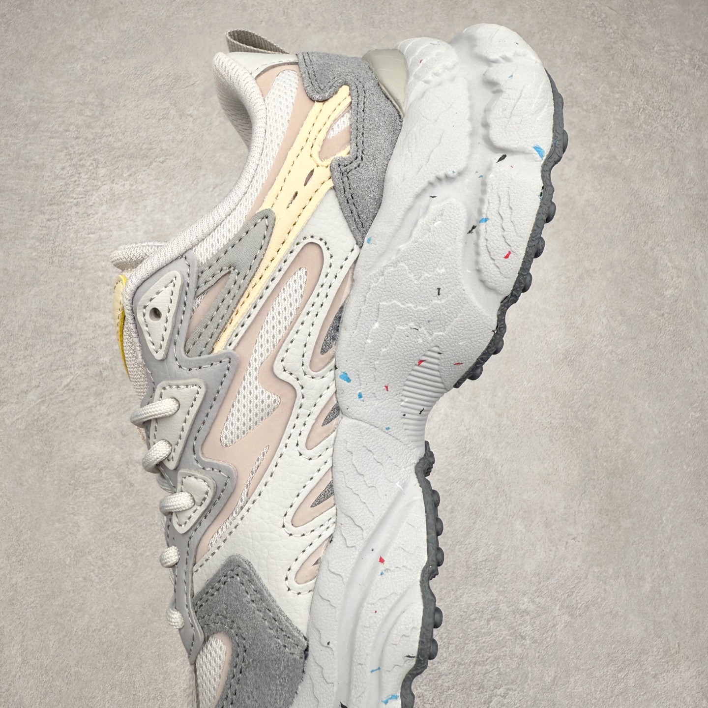 图片[7]-＃DT FILA Fern SO 斐乐摩登系列蕨草鞋运动潮流个性舒适柔软设计感 减震耐磨低帮生活休闲鞋 FUSION 系列传承了 FILA 的百年基因，融入年轻运动及潮流文化，成为引领变革、创新突破的一代。以“1+N” 的跨界合作模式重现经典的同时创造经典。带来最出其不意的跨界合作惊喜。同时，FILAFUSION把FILA 的 DNA 融入到定制体验里，你可以随心制造厲于你的产品。FILA FUSION 的鞋家族涵盖了老爹鞋、跑步鞋、网球鞋、季节款。风格复古新潮，满足了时尚人士出行及各类运动的搭配需求，成为当下年轻人筷拥的鞋类品牌之一。FILA FUSION 走进年轻人的世界，通过年轻人运动，街舞，滑板，篮球，展现 FILA FUSION 的潮流态度和年轻文化。FILA FUSION 认为末来属于引领变革、创新突破的年轻一代，让我们一起构成 FILA 未来的蓝图吧！尺码：35.5 36 36.5 37.5 38 38.5 39 40 40.5 41 42 42.5 43 44 44.5 45-选品中心