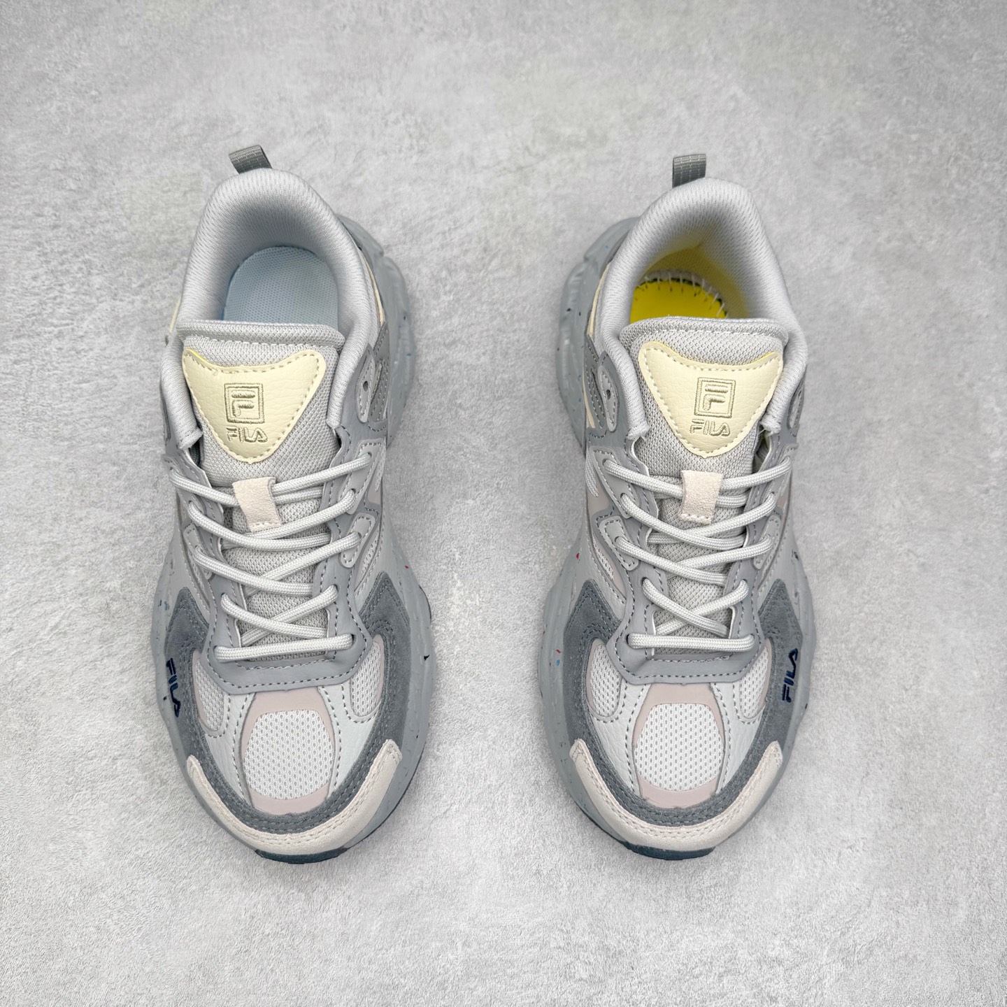 图片[2]-＃DT FILA Fern SO 斐乐摩登系列蕨草鞋运动潮流个性舒适柔软设计感 减震耐磨低帮生活休闲鞋 FUSION 系列传承了 FILA 的百年基因，融入年轻运动及潮流文化，成为引领变革、创新突破的一代。以“1+N” 的跨界合作模式重现经典的同时创造经典。带来最出其不意的跨界合作惊喜。同时，FILAFUSION把FILA 的 DNA 融入到定制体验里，你可以随心制造厲于你的产品。FILA FUSION 的鞋家族涵盖了老爹鞋、跑步鞋、网球鞋、季节款。风格复古新潮，满足了时尚人士出行及各类运动的搭配需求，成为当下年轻人筷拥的鞋类品牌之一。FILA FUSION 走进年轻人的世界，通过年轻人运动，街舞，滑板，篮球，展现 FILA FUSION 的潮流态度和年轻文化。FILA FUSION 认为末来属于引领变革、创新突破的年轻一代，让我们一起构成 FILA 未来的蓝图吧！尺码：35.5 36 36.5 37.5 38 38.5 39 40 40.5 41 42 42.5 43 44 44.5 45-选品中心