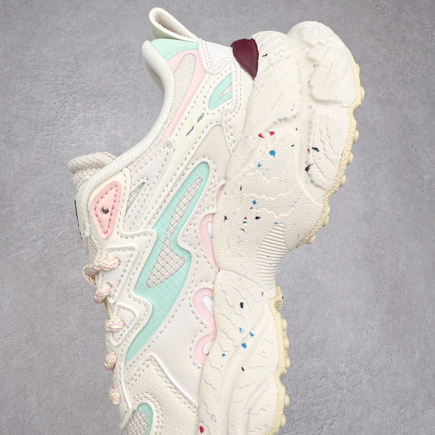 图片[7]-＃DT FILA Fern SO 斐乐摩登系列蕨草鞋运动潮流个性舒适柔软设计感 减震耐磨低帮生活休闲鞋 FUSION 系列传承了 FILA 的百年基因，融入年轻运动及潮流文化，成为引领变革、创新突破的一代。以“1+N” 的跨界合作模式重现经典的同时创造经典。带来最出其不意的跨界合作惊喜。同时，FILAFUSION把FILA 的 DNA 融入到定制体验里，你可以随心制造厲于你的产品。FILA FUSION 的鞋家族涵盖了老爹鞋、跑步鞋、网球鞋、季节款。风格复古新潮，满足了时尚人士出行及各类运动的搭配需求，成为当下年轻人筷拥的鞋类品牌之一。FILA FUSION 走进年轻人的世界，通过年轻人运动，街舞，滑板，篮球，展现 FILA FUSION 的潮流态度和年轻文化。FILA FUSION 认为末来属于引领变革、创新突破的年轻一代，让我们一起构成 FILA 未来的蓝图吧！尺码：35.5 36 36.5 37.5 38 38.5 39 40 40.5 41 42 42.5 43 44 44.5 45-选品中心