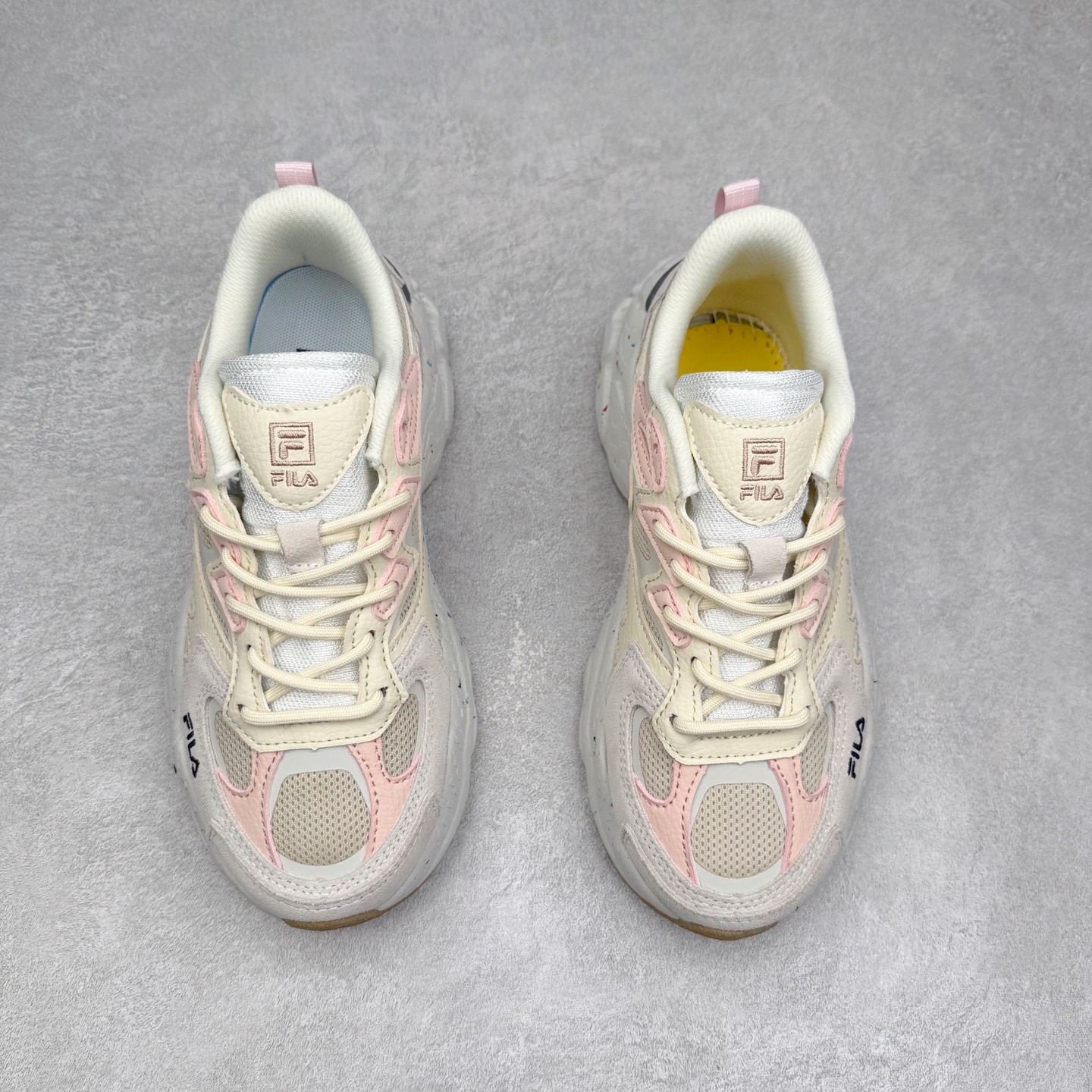 图片[2]-＃DT FILA Fern SO 斐乐摩登系列蕨草鞋运动潮流个性舒适柔软设计感 减震耐磨低帮生活休闲鞋 FUSION 系列传承了 FILA 的百年基因，融入年轻运动及潮流文化，成为引领变革、创新突破的一代。以“1+N” 的跨界合作模式重现经典的同时创造经典。带来最出其不意的跨界合作惊喜。同时，FILAFUSION把FILA 的 DNA 融入到定制体验里，你可以随心制造厲于你的产品。FILA FUSION 的鞋家族涵盖了老爹鞋、跑步鞋、网球鞋、季节款。风格复古新潮，满足了时尚人士出行及各类运动的搭配需求，成为当下年轻人筷拥的鞋类品牌之一。FILA FUSION 走进年轻人的世界，通过年轻人运动，街舞，滑板，篮球，展现 FILA FUSION 的潮流态度和年轻文化。FILA FUSION 认为末来属于引领变革、创新突破的年轻一代，让我们一起构成 FILA 未来的蓝图吧！尺码：35.5 36 36.5 37.5 38 38.5 39 40 40.5 41 42 42.5 43 44 44.5 45-选品中心