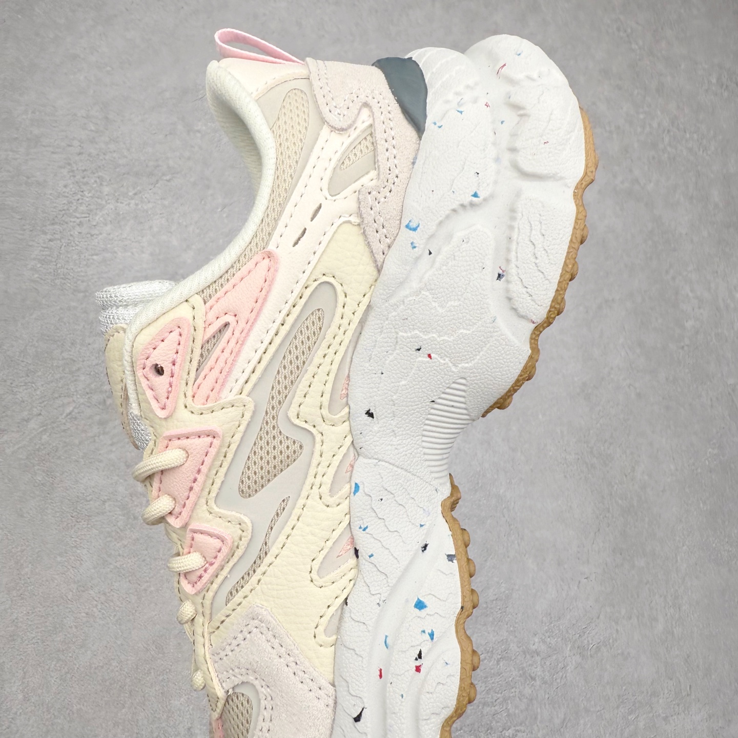 图片[7]-＃DT FILA Fern SO 斐乐摩登系列蕨草鞋运动潮流个性舒适柔软设计感 减震耐磨低帮生活休闲鞋 FUSION 系列传承了 FILA 的百年基因，融入年轻运动及潮流文化，成为引领变革、创新突破的一代。以“1+N” 的跨界合作模式重现经典的同时创造经典。带来最出其不意的跨界合作惊喜。同时，FILAFUSION把FILA 的 DNA 融入到定制体验里，你可以随心制造厲于你的产品。FILA FUSION 的鞋家族涵盖了老爹鞋、跑步鞋、网球鞋、季节款。风格复古新潮，满足了时尚人士出行及各类运动的搭配需求，成为当下年轻人筷拥的鞋类品牌之一。FILA FUSION 走进年轻人的世界，通过年轻人运动，街舞，滑板，篮球，展现 FILA FUSION 的潮流态度和年轻文化。FILA FUSION 认为末来属于引领变革、创新突破的年轻一代，让我们一起构成 FILA 未来的蓝图吧！尺码：35.5 36 36.5 37.5 38 38.5 39 40 40.5 41 42 42.5 43 44 44.5 45-选品中心