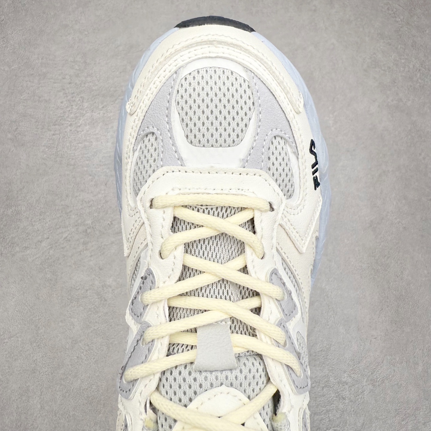 图片[4]-＃DT FILA Fern SO 斐乐摩登系列蕨草鞋运动潮流个性舒适柔软设计感 减震耐磨低帮生活休闲鞋 FUSION 系列传承了 FILA 的百年基因，融入年轻运动及潮流文化，成为引领变革、创新突破的一代。以“1+N” 的跨界合作模式重现经典的同时创造经典。带来最出其不意的跨界合作惊喜。同时，FILAFUSION把FILA 的 DNA 融入到定制体验里，你可以随心制造厲于你的产品。FILA FUSION 的鞋家族涵盖了老爹鞋、跑步鞋、网球鞋、季节款。风格复古新潮，满足了时尚人士出行及各类运动的搭配需求，成为当下年轻人筷拥的鞋类品牌之一。FILA FUSION 走进年轻人的世界，通过年轻人运动，街舞，滑板，篮球，展现 FILA FUSION 的潮流态度和年轻文化。FILA FUSION 认为末来属于引领变革、创新突破的年轻一代，让我们一起构成 FILA 未来的蓝图吧！尺码：35.5 36 36.5 37.5 38 38.5 39 40 40.5 41 42 42.5 43 44 44.5 45-选品中心