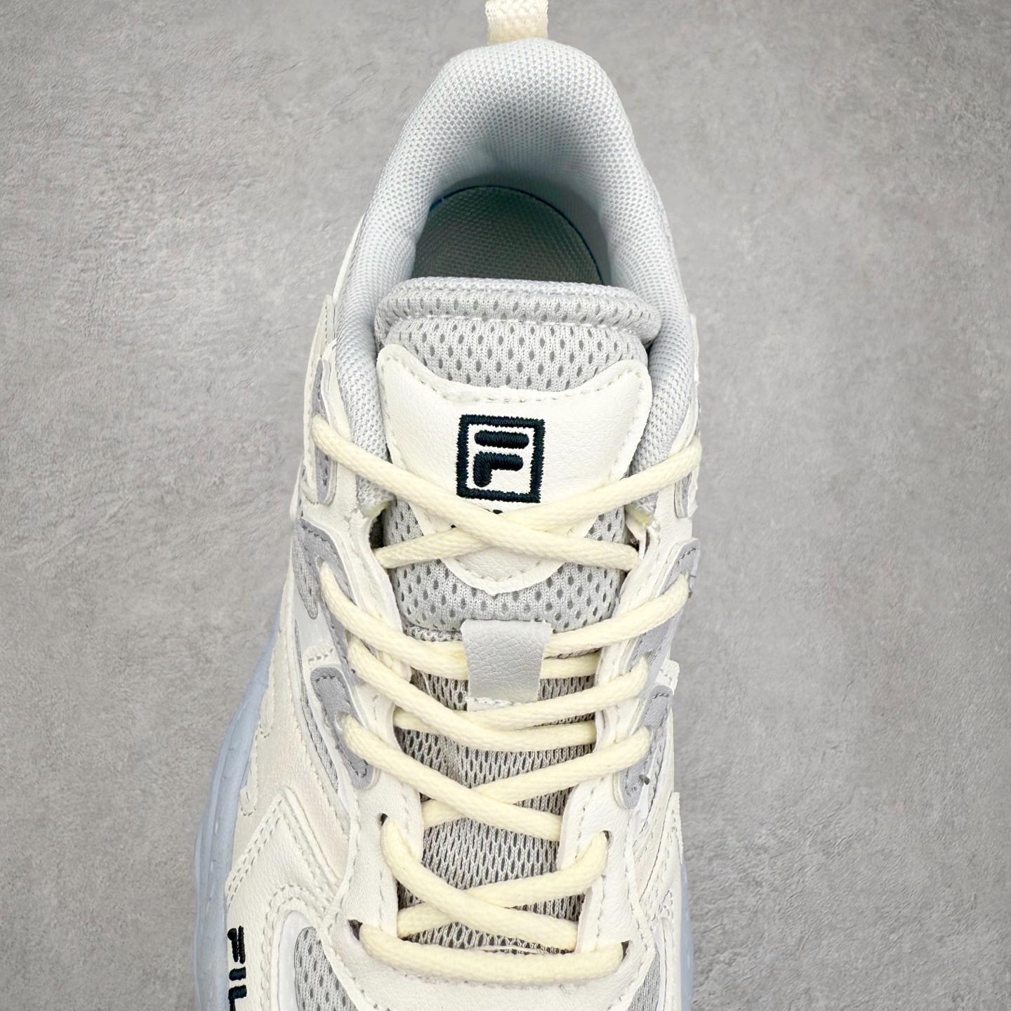 图片[5]-＃DT FILA Fern SO 斐乐摩登系列蕨草鞋运动潮流个性舒适柔软设计感 减震耐磨低帮生活休闲鞋 FUSION 系列传承了 FILA 的百年基因，融入年轻运动及潮流文化，成为引领变革、创新突破的一代。以“1+N” 的跨界合作模式重现经典的同时创造经典。带来最出其不意的跨界合作惊喜。同时，FILAFUSION把FILA 的 DNA 融入到定制体验里，你可以随心制造厲于你的产品。FILA FUSION 的鞋家族涵盖了老爹鞋、跑步鞋、网球鞋、季节款。风格复古新潮，满足了时尚人士出行及各类运动的搭配需求，成为当下年轻人筷拥的鞋类品牌之一。FILA FUSION 走进年轻人的世界，通过年轻人运动，街舞，滑板，篮球，展现 FILA FUSION 的潮流态度和年轻文化。FILA FUSION 认为末来属于引领变革、创新突破的年轻一代，让我们一起构成 FILA 未来的蓝图吧！尺码：35.5 36 36.5 37.5 38 38.5 39 40 40.5 41 42 42.5 43 44 44.5 45-选品中心