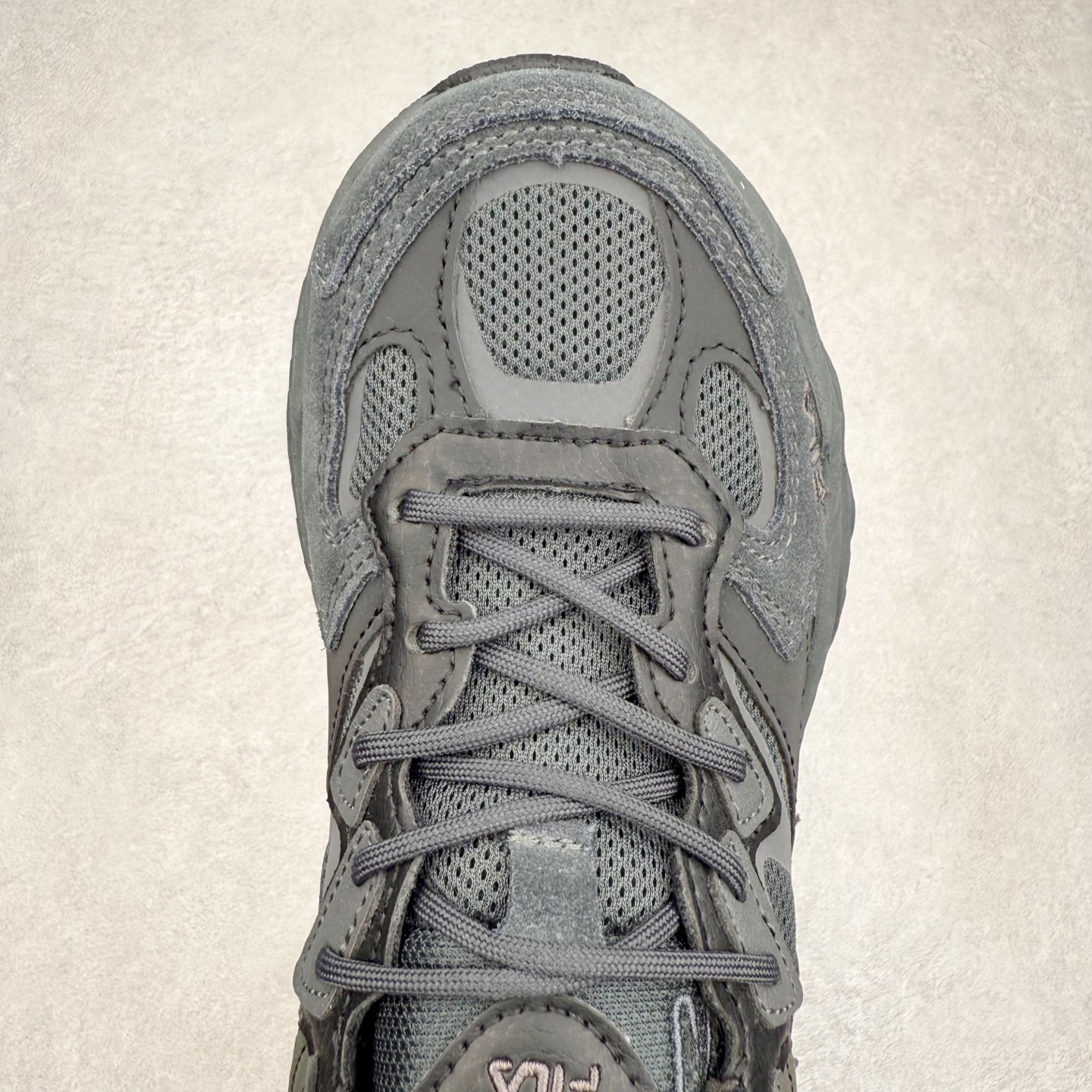 图片[4]-＃DT FILA Fern SO 斐乐摩登系列蕨草鞋运动潮流个性舒适柔软设计感 减震耐磨低帮生活休闲鞋 FUSION 系列传承了 FILA 的百年基因，融入年轻运动及潮流文化，成为引领变革、创新突破的一代。以“1+N” 的跨界合作模式重现经典的同时创造经典。带来最出其不意的跨界合作惊喜。同时，FILAFUSION把FILA 的 DNA 融入到定制体验里，你可以随心制造厲于你的产品。FILA FUSION 的鞋家族涵盖了老爹鞋、跑步鞋、网球鞋、季节款。风格复古新潮，满足了时尚人士出行及各类运动的搭配需求，成为当下年轻人筷拥的鞋类品牌之一。FILA FUSION 走进年轻人的世界，通过年轻人运动，街舞，滑板，篮球，展现 FILA FUSION 的潮流态度和年轻文化。FILA FUSION 认为末来属于引领变革、创新突破的年轻一代，让我们一起构成 FILA 未来的蓝图吧！尺码：35.5 36 36.5 37.5 38 38.5 39 40 40.5 41 42 42.5 43 44 44.5 45-选品中心