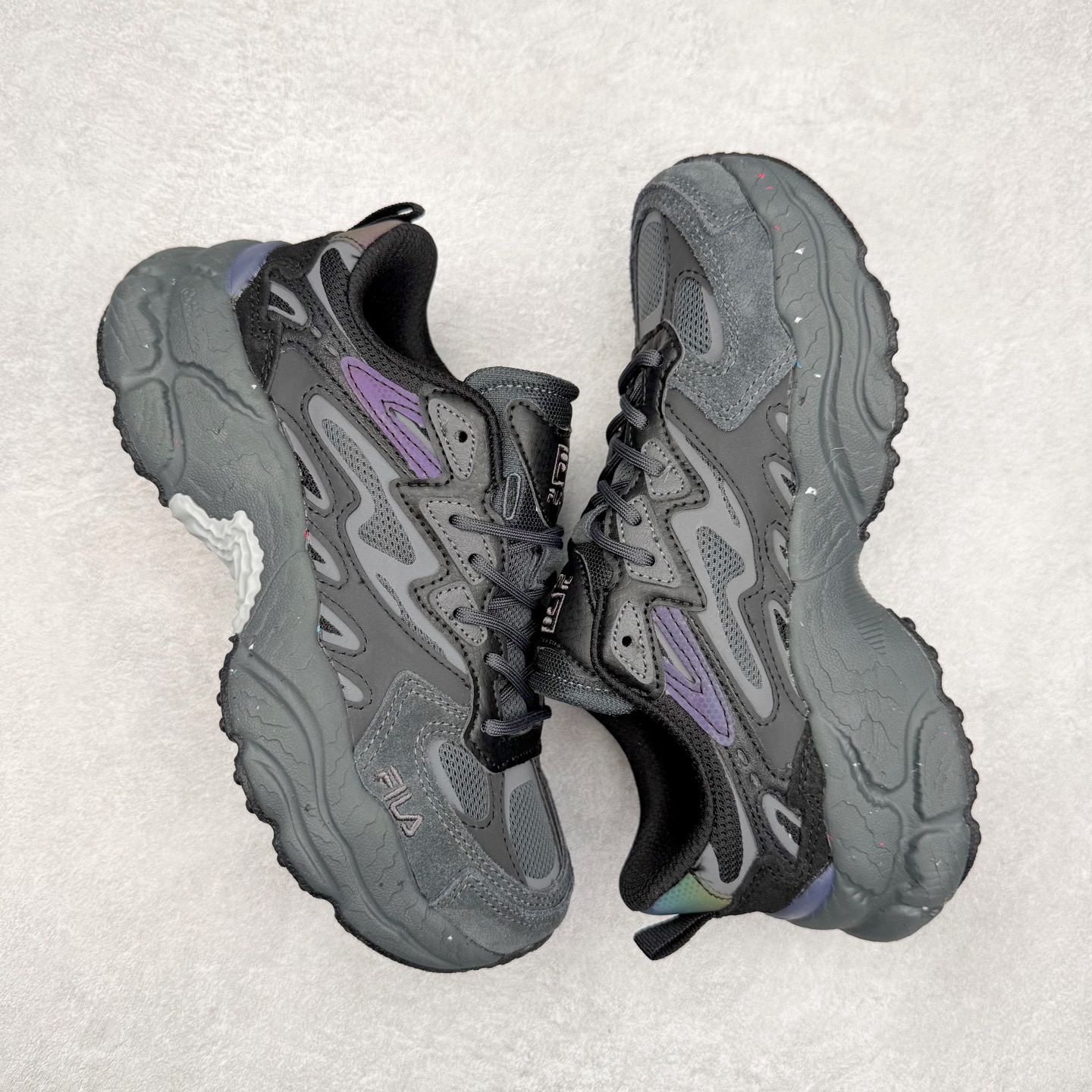 图片[3]-＃DT FILA Fern SO 斐乐摩登系列蕨草鞋运动潮流个性舒适柔软设计感 减震耐磨低帮生活休闲鞋 FUSION 系列传承了 FILA 的百年基因，融入年轻运动及潮流文化，成为引领变革、创新突破的一代。以“1+N” 的跨界合作模式重现经典的同时创造经典。带来最出其不意的跨界合作惊喜。同时，FILAFUSION把FILA 的 DNA 融入到定制体验里，你可以随心制造厲于你的产品。FILA FUSION 的鞋家族涵盖了老爹鞋、跑步鞋、网球鞋、季节款。风格复古新潮，满足了时尚人士出行及各类运动的搭配需求，成为当下年轻人筷拥的鞋类品牌之一。FILA FUSION 走进年轻人的世界，通过年轻人运动，街舞，滑板，篮球，展现 FILA FUSION 的潮流态度和年轻文化。FILA FUSION 认为末来属于引领变革、创新突破的年轻一代，让我们一起构成 FILA 未来的蓝图吧！尺码：35.5 36 36.5 37.5 38 38.5 39 40 40.5 41 42 42.5 43 44 44.5 45-选品中心