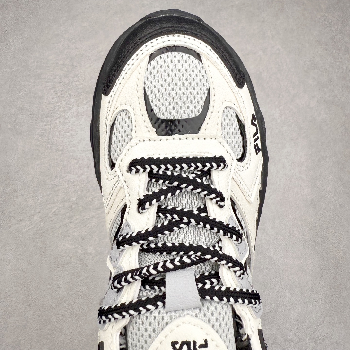 图片[4]-＃DT FILA Fern SO 斐乐摩登系列蕨草鞋运动潮流个性舒适柔软设计感 减震耐磨低帮生活休闲鞋 FUSION 系列传承了 FILA 的百年基因，融入年轻运动及潮流文化，成为引领变革、创新突破的一代。以“1+N” 的跨界合作模式重现经典的同时创造经典。带来最出其不意的跨界合作惊喜。同时，FILAFUSION把FILA 的 DNA 融入到定制体验里，你可以随心制造厲于你的产品。FILA FUSION 的鞋家族涵盖了老爹鞋、跑步鞋、网球鞋、季节款。风格复古新潮，满足了时尚人士出行及各类运动的搭配需求，成为当下年轻人筷拥的鞋类品牌之一。FILA FUSION 走进年轻人的世界，通过年轻人运动，街舞，滑板，篮球，展现 FILA FUSION 的潮流态度和年轻文化。FILA FUSION 认为末来属于引领变革、创新突破的年轻一代，让我们一起构成 FILA 未来的蓝图吧！尺码：35.5 36 36.5 37.5 38 38.5 39 40 40.5 41 42 42.5 43 44 44.5 45-选品中心