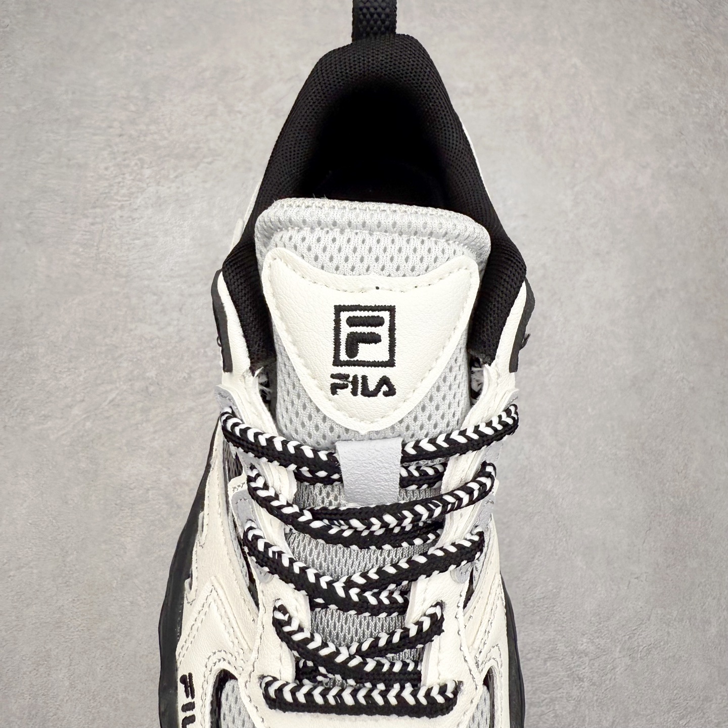 图片[5]-＃DT FILA Fern SO 斐乐摩登系列蕨草鞋运动潮流个性舒适柔软设计感 减震耐磨低帮生活休闲鞋 FUSION 系列传承了 FILA 的百年基因，融入年轻运动及潮流文化，成为引领变革、创新突破的一代。以“1+N” 的跨界合作模式重现经典的同时创造经典。带来最出其不意的跨界合作惊喜。同时，FILAFUSION把FILA 的 DNA 融入到定制体验里，你可以随心制造厲于你的产品。FILA FUSION 的鞋家族涵盖了老爹鞋、跑步鞋、网球鞋、季节款。风格复古新潮，满足了时尚人士出行及各类运动的搭配需求，成为当下年轻人筷拥的鞋类品牌之一。FILA FUSION 走进年轻人的世界，通过年轻人运动，街舞，滑板，篮球，展现 FILA FUSION 的潮流态度和年轻文化。FILA FUSION 认为末来属于引领变革、创新突破的年轻一代，让我们一起构成 FILA 未来的蓝图吧！尺码：35.5 36 36.5 37.5 38 38.5 39 40 40.5 41 42 42.5 43 44 44.5 45-选品中心