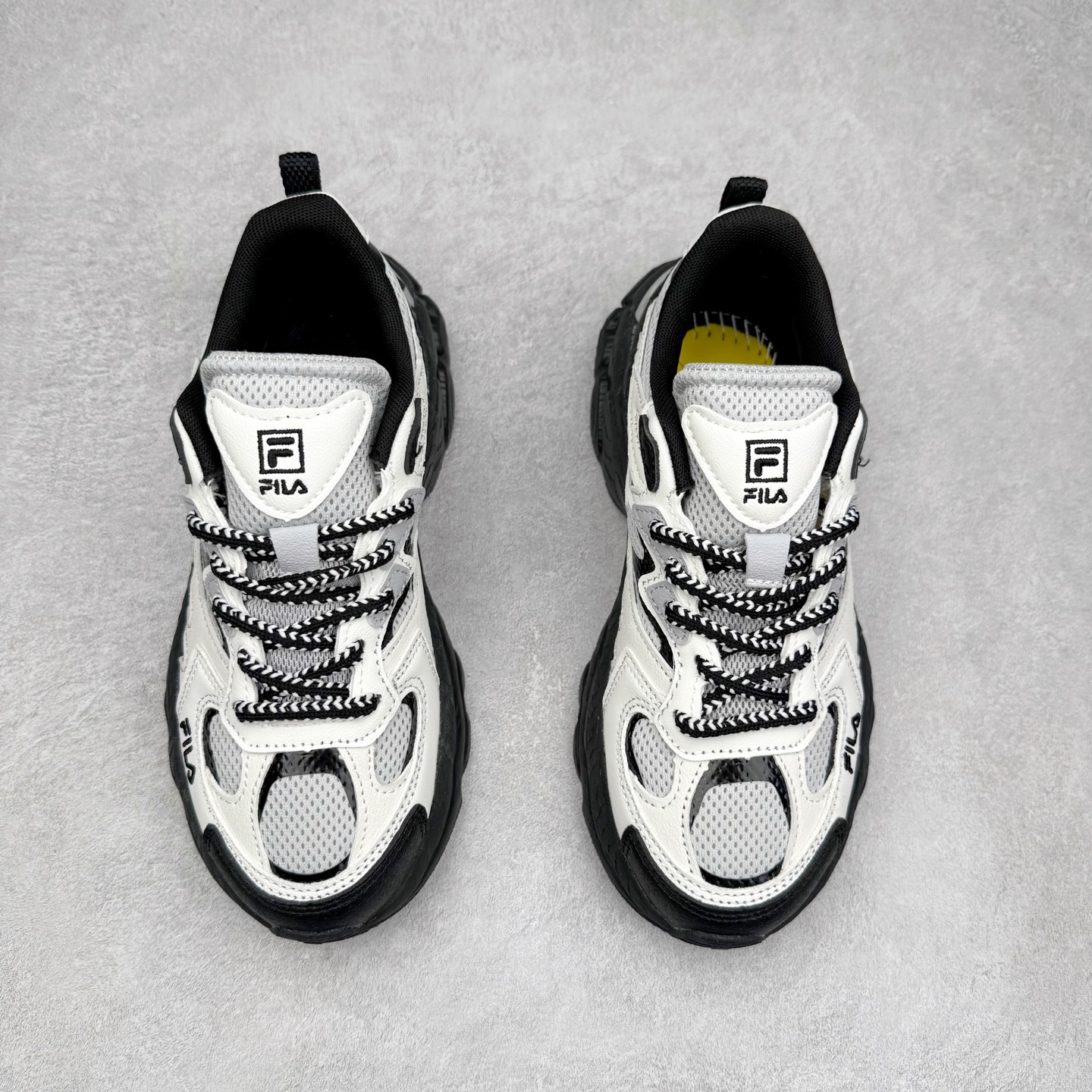 图片[2]-＃DT FILA Fern SO 斐乐摩登系列蕨草鞋运动潮流个性舒适柔软设计感 减震耐磨低帮生活休闲鞋 FUSION 系列传承了 FILA 的百年基因，融入年轻运动及潮流文化，成为引领变革、创新突破的一代。以“1+N” 的跨界合作模式重现经典的同时创造经典。带来最出其不意的跨界合作惊喜。同时，FILAFUSION把FILA 的 DNA 融入到定制体验里，你可以随心制造厲于你的产品。FILA FUSION 的鞋家族涵盖了老爹鞋、跑步鞋、网球鞋、季节款。风格复古新潮，满足了时尚人士出行及各类运动的搭配需求，成为当下年轻人筷拥的鞋类品牌之一。FILA FUSION 走进年轻人的世界，通过年轻人运动，街舞，滑板，篮球，展现 FILA FUSION 的潮流态度和年轻文化。FILA FUSION 认为末来属于引领变革、创新突破的年轻一代，让我们一起构成 FILA 未来的蓝图吧！尺码：35.5 36 36.5 37.5 38 38.5 39 40 40.5 41 42 42.5 43 44 44.5 45-选品中心
