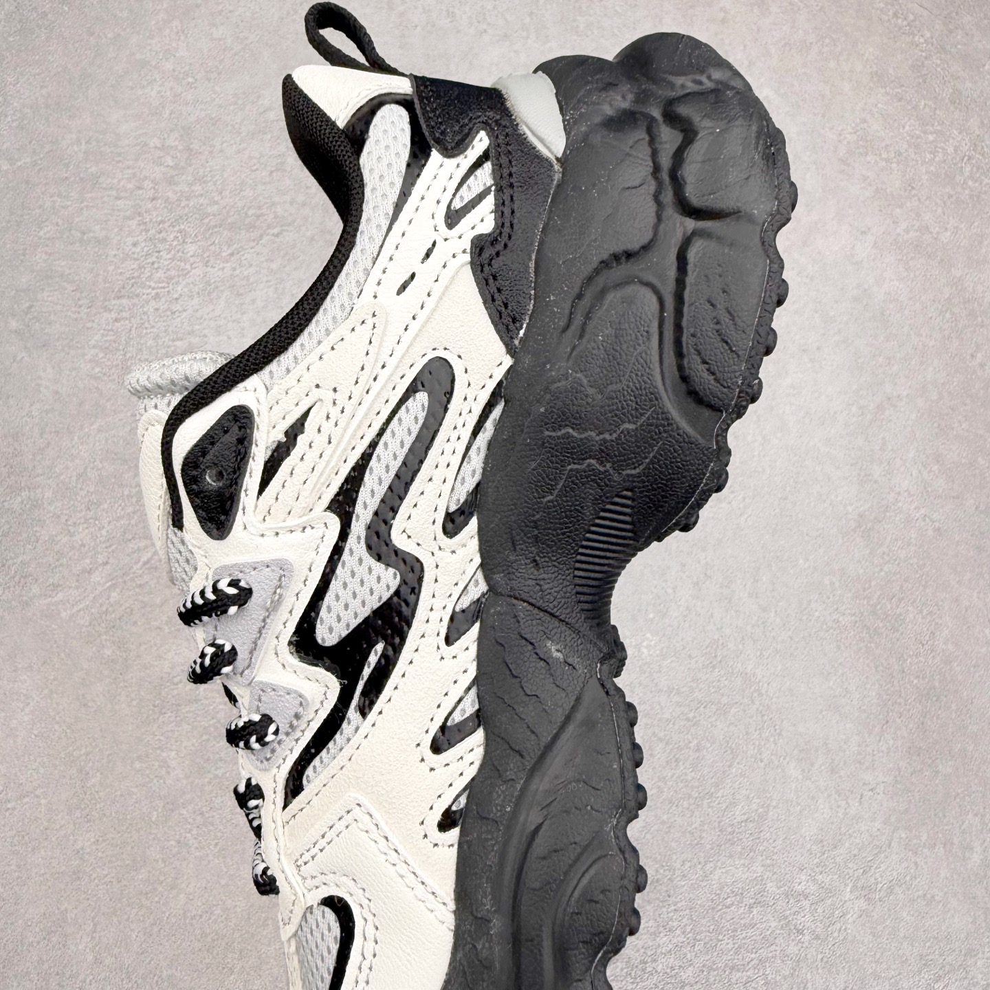 图片[7]-＃DT FILA Fern SO 斐乐摩登系列蕨草鞋运动潮流个性舒适柔软设计感 减震耐磨低帮生活休闲鞋 FUSION 系列传承了 FILA 的百年基因，融入年轻运动及潮流文化，成为引领变革、创新突破的一代。以“1+N” 的跨界合作模式重现经典的同时创造经典。带来最出其不意的跨界合作惊喜。同时，FILAFUSION把FILA 的 DNA 融入到定制体验里，你可以随心制造厲于你的产品。FILA FUSION 的鞋家族涵盖了老爹鞋、跑步鞋、网球鞋、季节款。风格复古新潮，满足了时尚人士出行及各类运动的搭配需求，成为当下年轻人筷拥的鞋类品牌之一。FILA FUSION 走进年轻人的世界，通过年轻人运动，街舞，滑板，篮球，展现 FILA FUSION 的潮流态度和年轻文化。FILA FUSION 认为末来属于引领变革、创新突破的年轻一代，让我们一起构成 FILA 未来的蓝图吧！尺码：35.5 36 36.5 37.5 38 38.5 39 40 40.5 41 42 42.5 43 44 44.5 45-选品中心