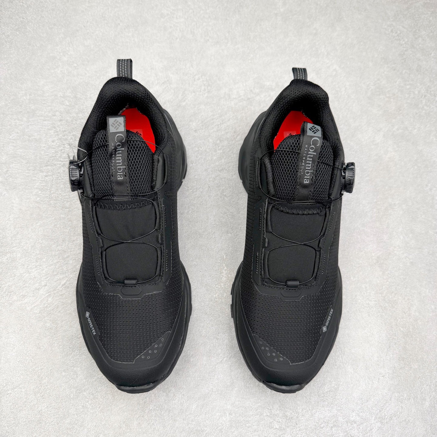 图片[2]-Columbia哥伦比亚男士徒步越野机能跑鞋 鞋面主体部分采用网状薄翼材质中底是大坡王最具特色的山形结构 鞋带采用 旋钮快速穿脱系统 全系列延续 山棱线工业设计设计，鞋面采用OUTDRY™立体轻盈科技鞋面，保持优越性能，透气干爽，从容应对野外多变状况；鞋底使用鞋底采用Vibram Megagrip 大底，抓地耐磨，三角多向奇钉设计易于鞋底异物排出，助你轻松掌控各种野外地形；而FluidFrame™中底稳定系统搭载TECHLITE+™升级轻盈缓震技术，轻软回弹，轻松跨越障碍。 尺码：40-45-选品中心