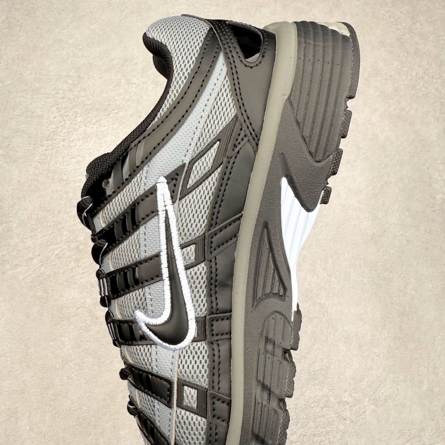 图片[7]-NK P-6000 系列低帮复古老爹风休闲运动舒适慢跑鞋 IF6199-003 购入原鞋原装纸板楦头开发 独家私模四层组合大底 市场唯一正确版本 良心定价 新配色陆续出货 进口三文治网面 融合 Pegasus 过往运动鞋设计 助力 21 世纪早期跑步运动跃升时尚新高度 采用透气网眼布、运动风格线条和耐穿覆面 兼具吸睛外观和舒适感受 中底泡绵以田径赛道为灵感 打造厚实设计 缔造出众缓震性能 尺码：36 36.5 37.5 38 38.5 39 40 40.5 41 42 42.5 43 44 44.5 45-选品中心