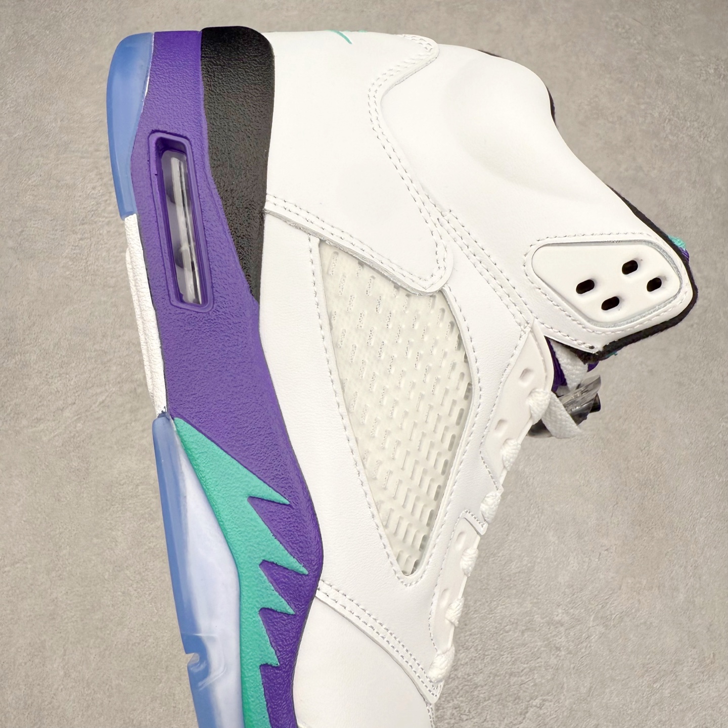 图片[6]-＃外贸版 Air Jordan AJ5 Retro 白紫 HQ7979-100 原纸板楦头开发 进口头层皮料 完美鞋型匹配公司货 正确鞋舌立体高频 最新原厂底模 大底卡色咬花完美 鞋柜必备鞋款 终端现货供应 尺码：36 36.5 37.5 38 38.5 39 40 40.5 41 42 42.5 43 44 44.5 45 46 47.5-选品中心