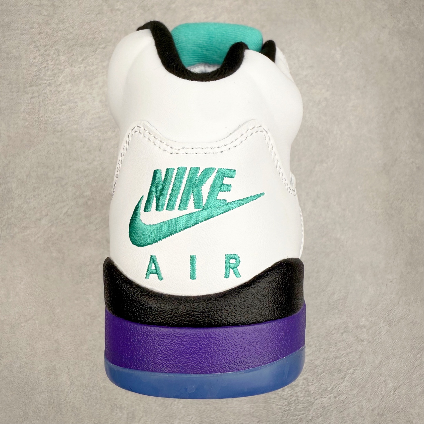 图片[8]-＃外贸版 Air Jordan AJ5 Retro 白紫 HQ7979-100 原纸板楦头开发 进口头层皮料 完美鞋型匹配公司货 正确鞋舌立体高频 最新原厂底模 大底卡色咬花完美 鞋柜必备鞋款 终端现货供应 尺码：36 36.5 37.5 38 38.5 39 40 40.5 41 42 42.5 43 44 44.5 45 46 47.5-选品中心