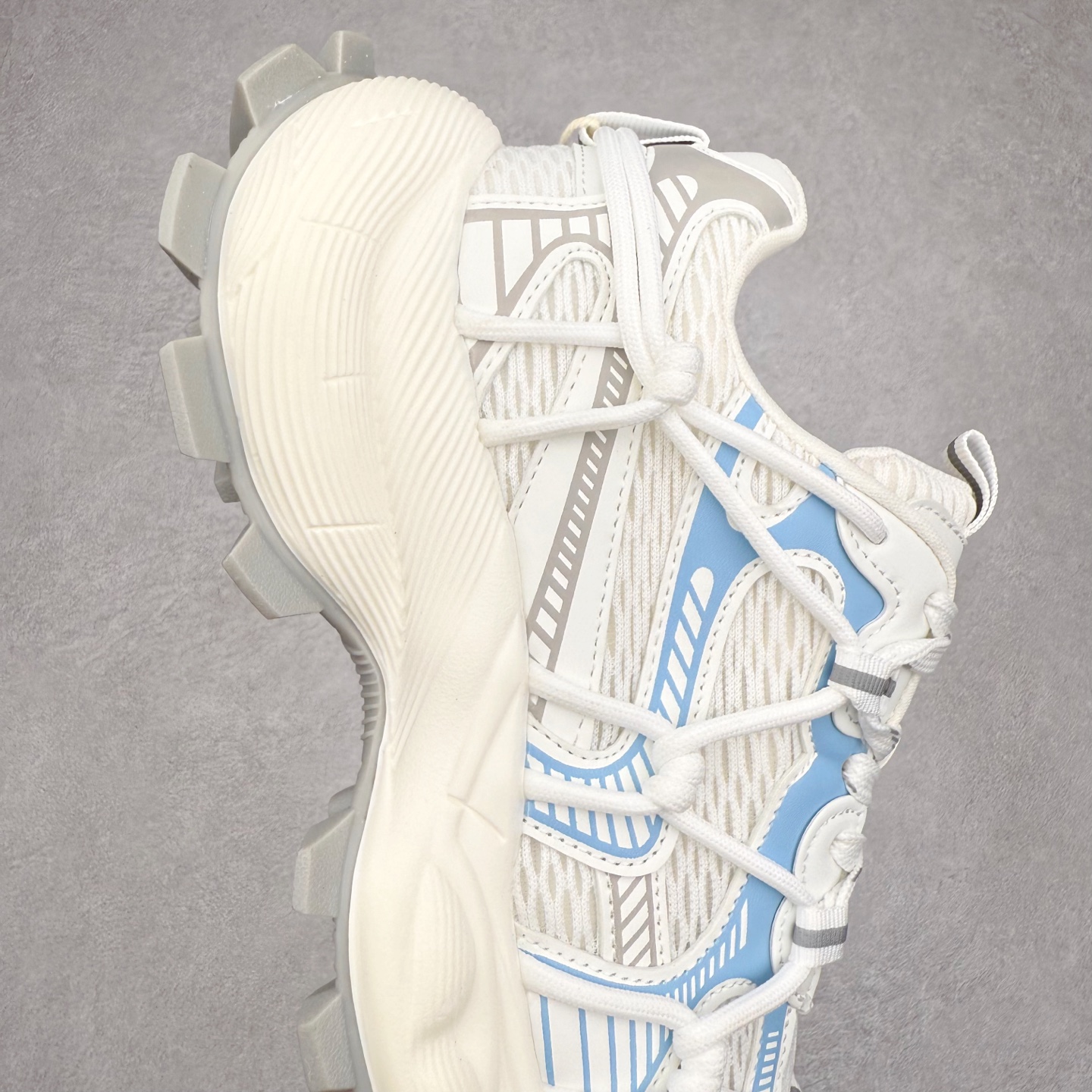 图片[6]-GG-CC Chunky Low休闲运动厚底增高老爹鞋 广东大厂出品 完美细节 25ss春季新款厚底增高 大长腿 时髦look轻松定格 不费力展现率性氛围 高档银盒 酷帅机能风不规则设计大底 双鞋带拼色造型设计 轻便舒适百搭 GGCC厚底增高简直就是小个子的快乐!不管怎么搭都好看~尺码：35 36 37 38 39 40-选品中心