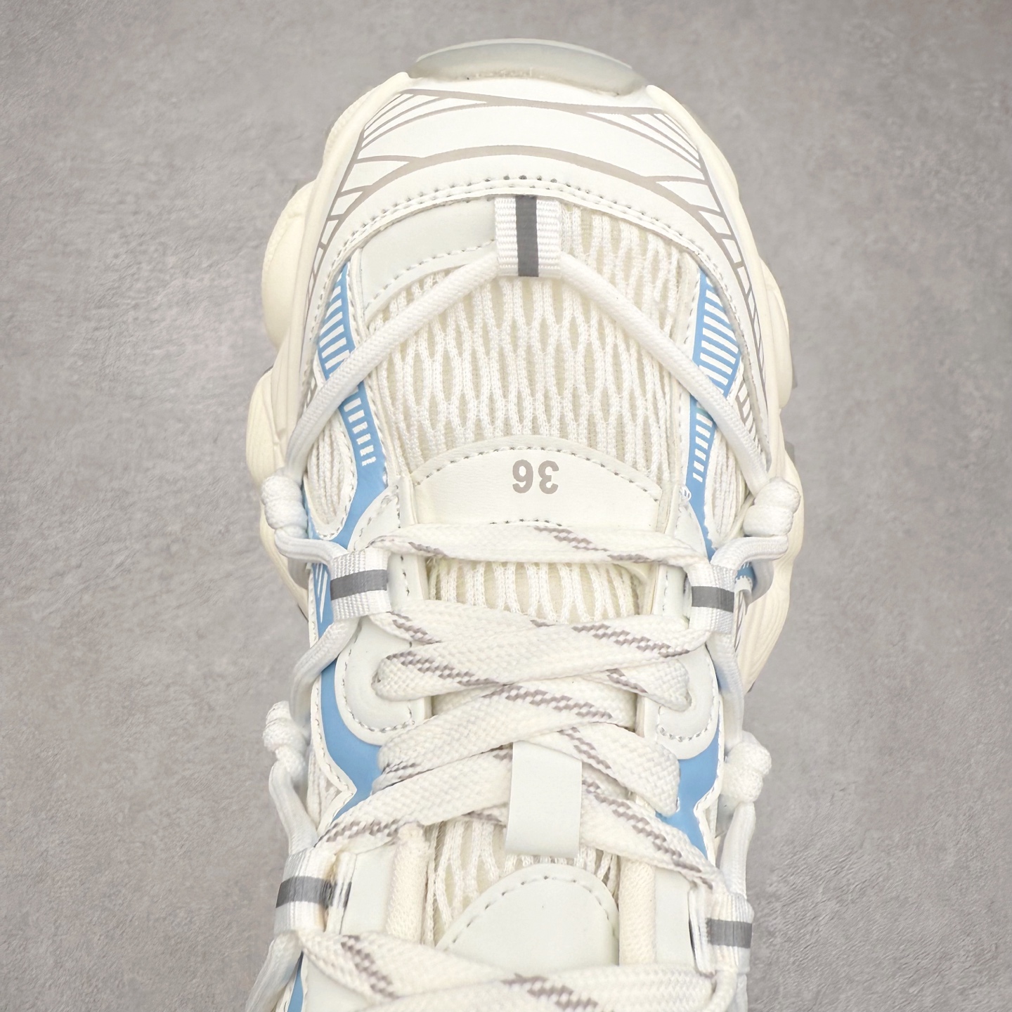 图片[4]-GG-CC Chunky Low休闲运动厚底增高老爹鞋 广东大厂出品 完美细节 25ss春季新款厚底增高 大长腿 时髦look轻松定格 不费力展现率性氛围 高档银盒 酷帅机能风不规则设计大底 双鞋带拼色造型设计 轻便舒适百搭 GGCC厚底增高简直就是小个子的快乐!不管怎么搭都好看~尺码：35 36 37 38 39 40-选品中心