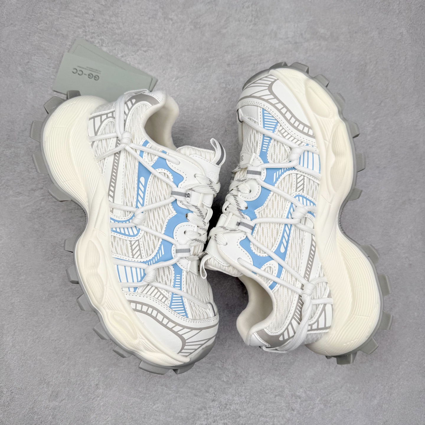 图片[3]-GG-CC Chunky Low休闲运动厚底增高老爹鞋 广东大厂出品 完美细节 25ss春季新款厚底增高 大长腿 时髦look轻松定格 不费力展现率性氛围 高档银盒 酷帅机能风不规则设计大底 双鞋带拼色造型设计 轻便舒适百搭 GGCC厚底增高简直就是小个子的快乐!不管怎么搭都好看~尺码：35 36 37 38 39 40-选品中心