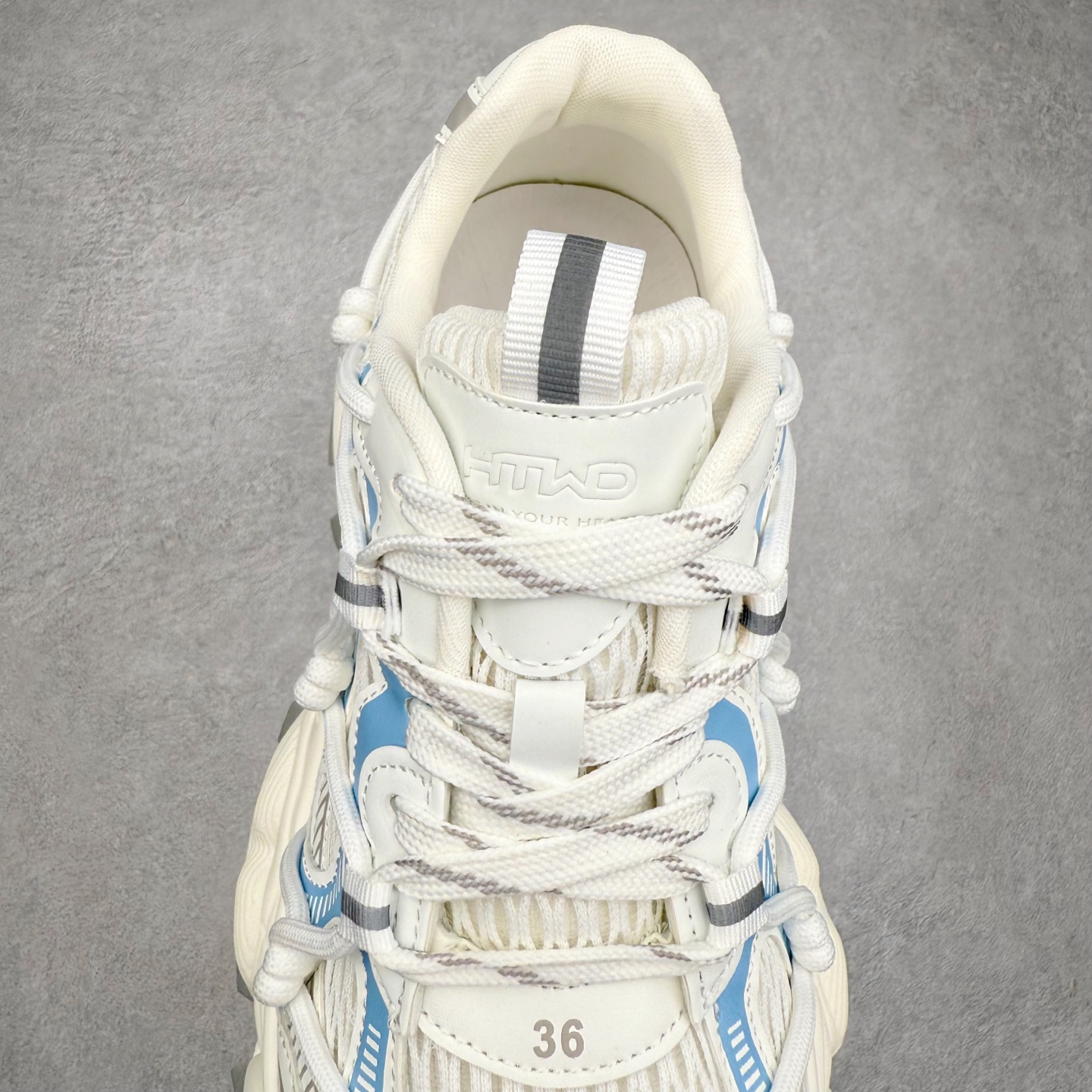 图片[5]-GG-CC Chunky Low休闲运动厚底增高老爹鞋 广东大厂出品 完美细节 25ss春季新款厚底增高 大长腿 时髦look轻松定格 不费力展现率性氛围 高档银盒 酷帅机能风不规则设计大底 双鞋带拼色造型设计 轻便舒适百搭 GGCC厚底增高简直就是小个子的快乐!不管怎么搭都好看~尺码：35 36 37 38 39 40-选品中心