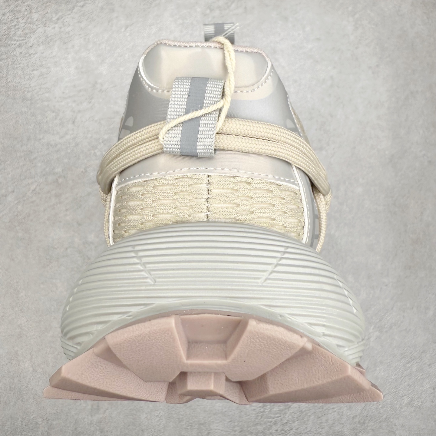 图片[8]-GG-CC Chunky Low休闲运动厚底增高老爹鞋 广东大厂出品 完美细节 25ss春季新款厚底增高 大长腿 时髦look轻松定格 不费力展现率性氛围 高档银盒 酷帅机能风不规则设计大底 双鞋带拼色造型设计 轻便舒适百搭 GGCC厚底增高简直就是小个子的快乐!不管怎么搭都好看~尺码：35 36 37 38 39 40-选品中心