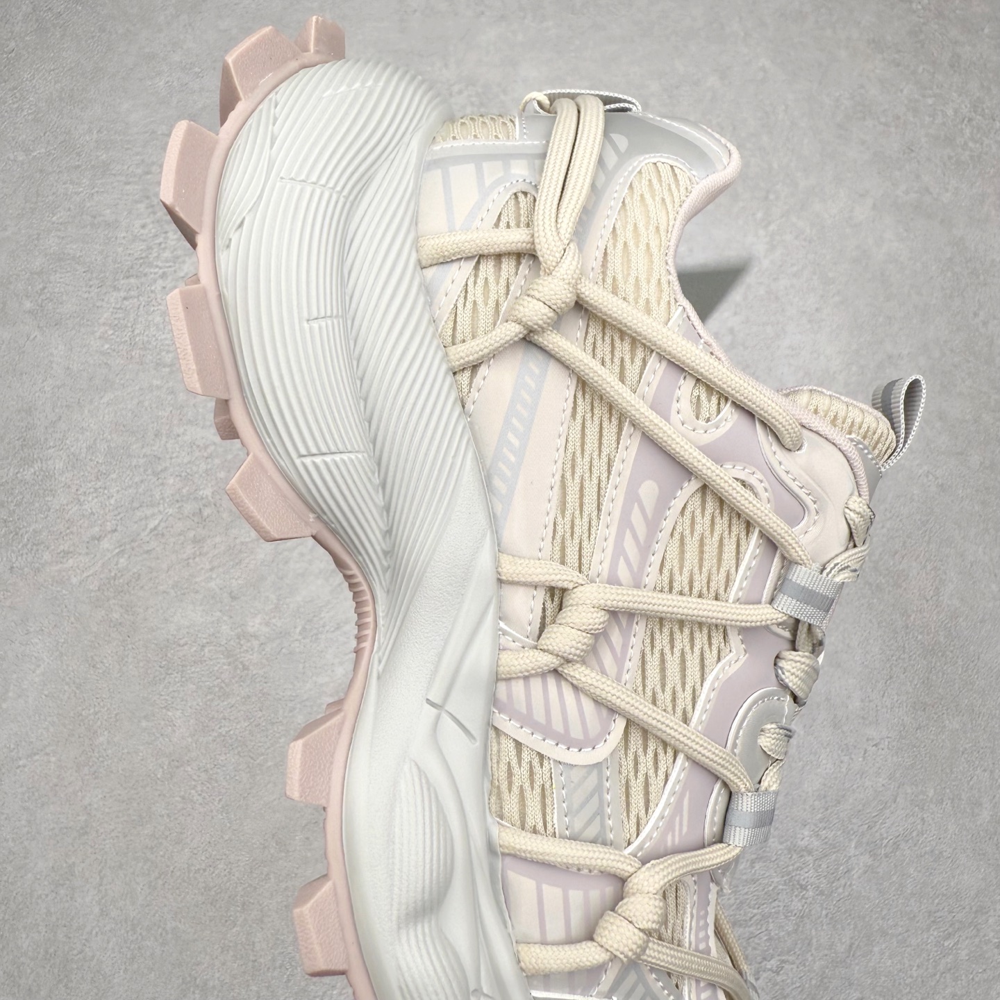 图片[6]-GG-CC Chunky Low休闲运动厚底增高老爹鞋 广东大厂出品 完美细节 25ss春季新款厚底增高 大长腿 时髦look轻松定格 不费力展现率性氛围 高档银盒 酷帅机能风不规则设计大底 双鞋带拼色造型设计 轻便舒适百搭 GGCC厚底增高简直就是小个子的快乐!不管怎么搭都好看~尺码：35 36 37 38 39 40-选品中心