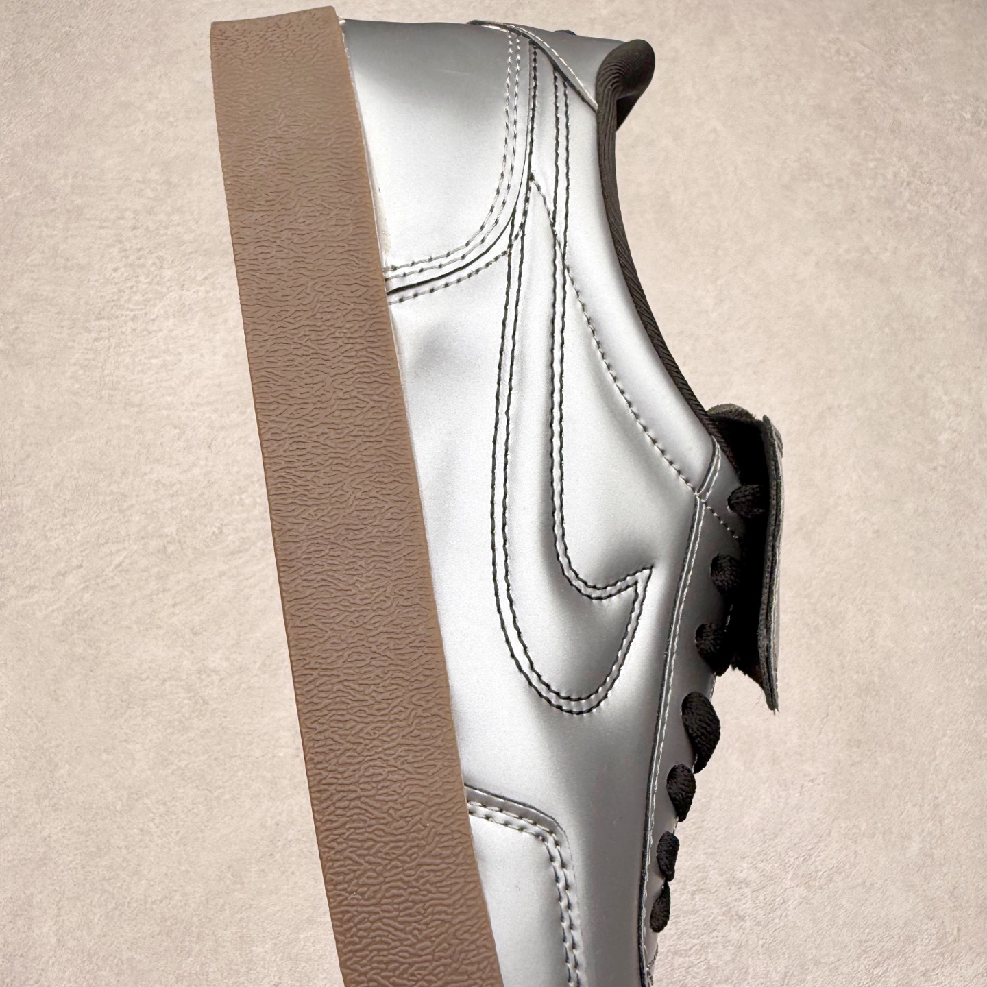 图片[6]-J.Crew x NK Killshot II Leather 联名复古板鞋 IM4842-099 采用米白色皮革制作鞋身 Swoosh 点缀其中 最后搭载棕色生胶大底 流露出满满的复古气气息 尺码：36 36.5 37.5 38 38.5 39 40 40.5 41 42 42.5 43 44 44.5 45-选品中心