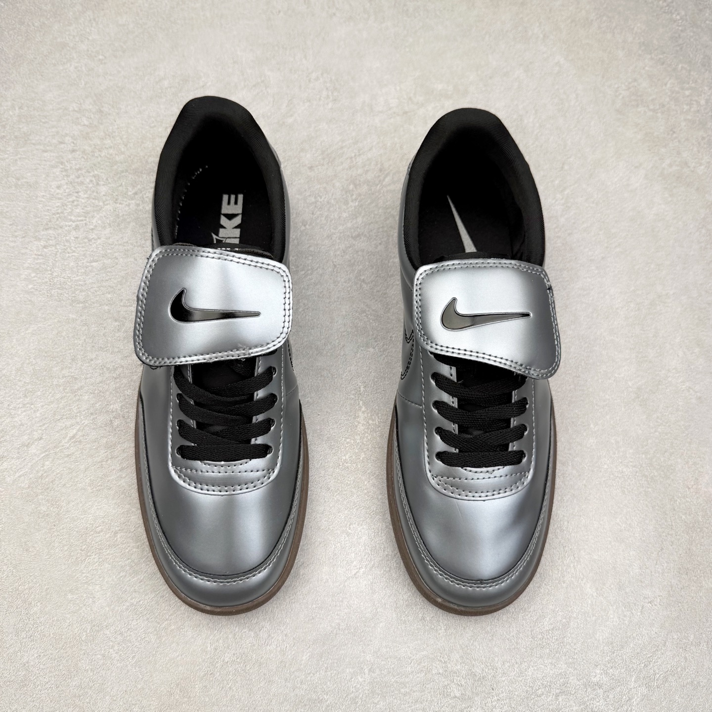 图片[2]-J.Crew x NK Killshot II Leather 联名复古板鞋 IM4842-099 采用米白色皮革制作鞋身 Swoosh 点缀其中 最后搭载棕色生胶大底 流露出满满的复古气气息 尺码：36 36.5 37.5 38 38.5 39 40 40.5 41 42 42.5 43 44 44.5 45-选品中心