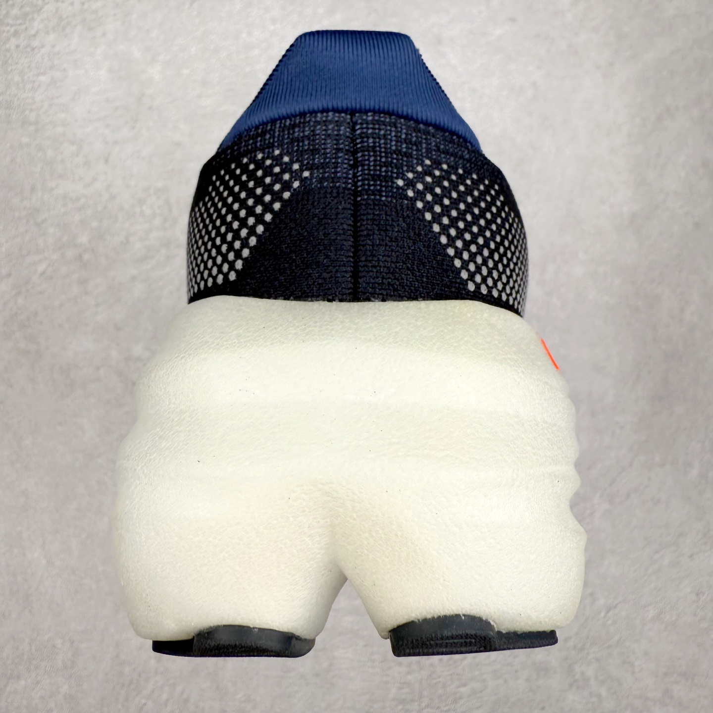 图片[8]-Brooks布鲁克斯 Glycerin max 舒适简约防滑耐磨 低帮跑步鞋 实拍调校N版已经零色差零失真 百分百还原实物色彩所见即所得 不存在货不对板色差等低级问题 选购参考实物拍摄 不混卖不参货 只用心做好货严格选品 承诺混一赔十 尺码：36 36.5 37.5 38 38.5 39 40 40.5 41 42 42.5 43 44 44.5 45-选品中心