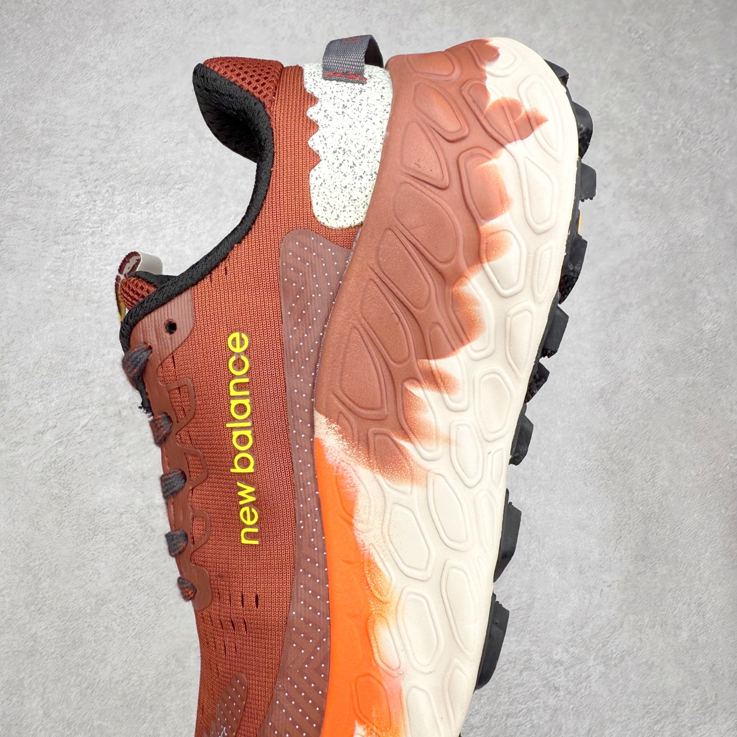 图片[7]-New Balance Fresh Foam X Trail More v3 新百伦NB莫尔V3系列低帮轻量化厚底户外越野休闲运动慢跑鞋 MTMORNGR 无论是越野训练跑还是享受自然美景 New Balance Fresh Foam X Trail More v3 都能确保双脚凉爽舒适 获得缓震支撑 这款越野跑鞋採用透气的合成/网眼鞋面 加上双层 Fresh Foam X 中底实现绝佳舒适著感 搭载鞋头防护科技与 All Terrain 系列最厚鞋底 可防止碎石跑入鞋内 让你尽情探索不受限 尺码：36 37 37.5 38 38.5 39.5 40 40.5 41.5 42 42.5 43 44 44.5 45-选品中心