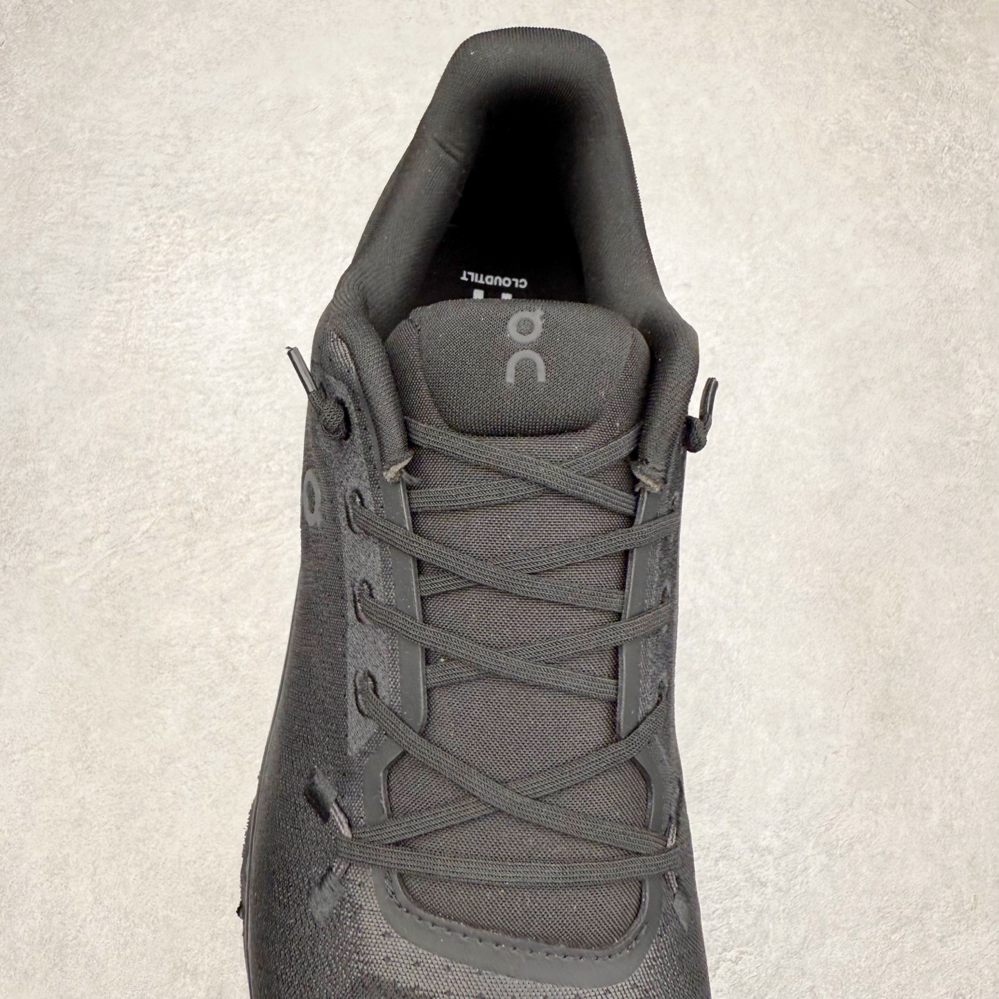 图片[5]-On Cloudtilt 昂跑减震生活休闲鞋 此运动品牌 开创于2010年 缓震着陆、强效回弹、轻柔质感的设计构思始终是ON研制关键 与此同时基于“为全球提供革新性的跑步感受”信念 陆续推出了多款跑鞋及其以专业运动人体跑步工程学为设计关键的功能性跑步服饰设备 让跑者不费力气地畅快畅跑 尺码：36 36.5 37.5 38 38.5 39 40 40.5 41 42 42.5 43 44 44.5 45-选品中心